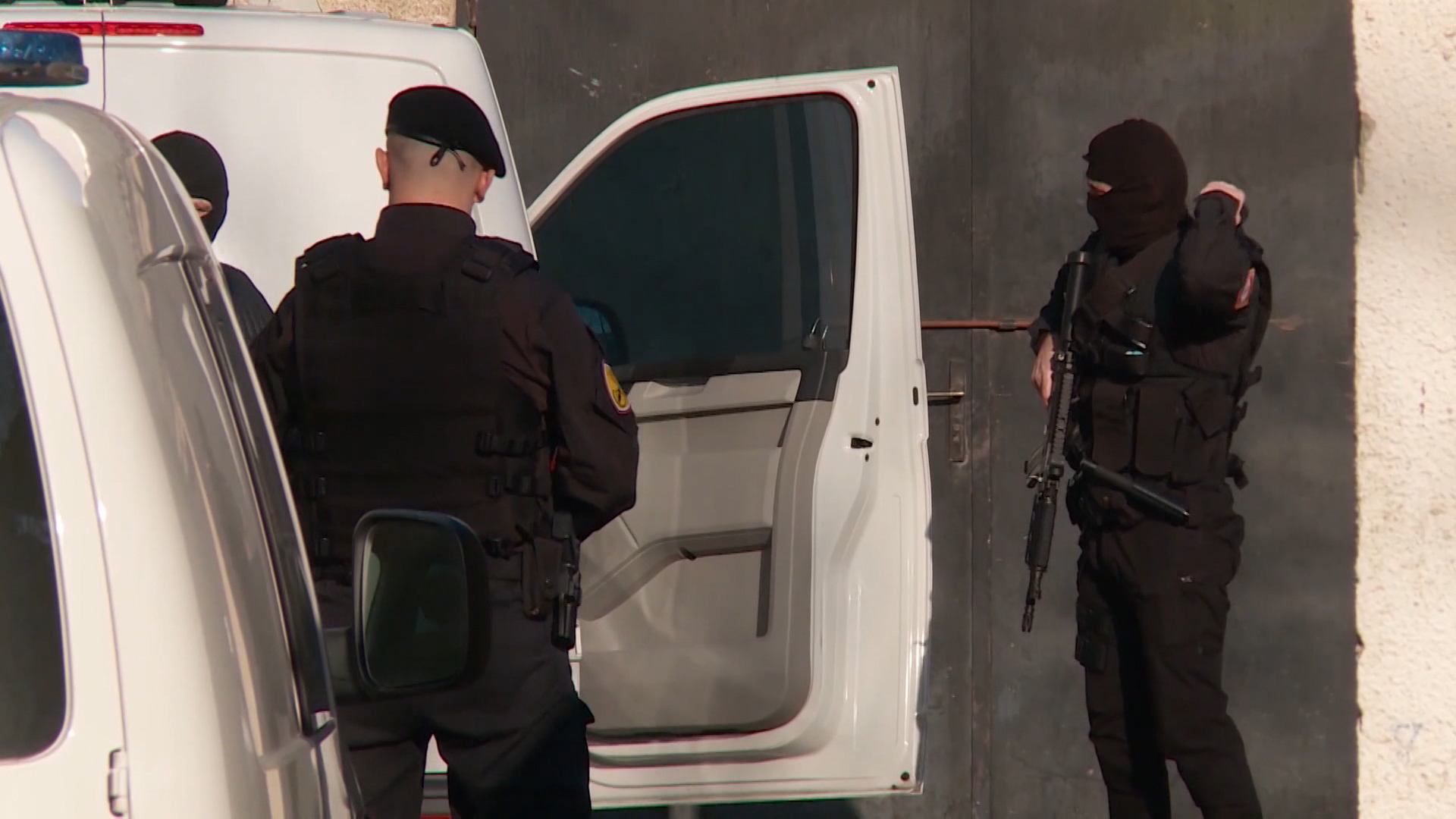 sa-live 3-1600-180920.00_08_17_05.Still010