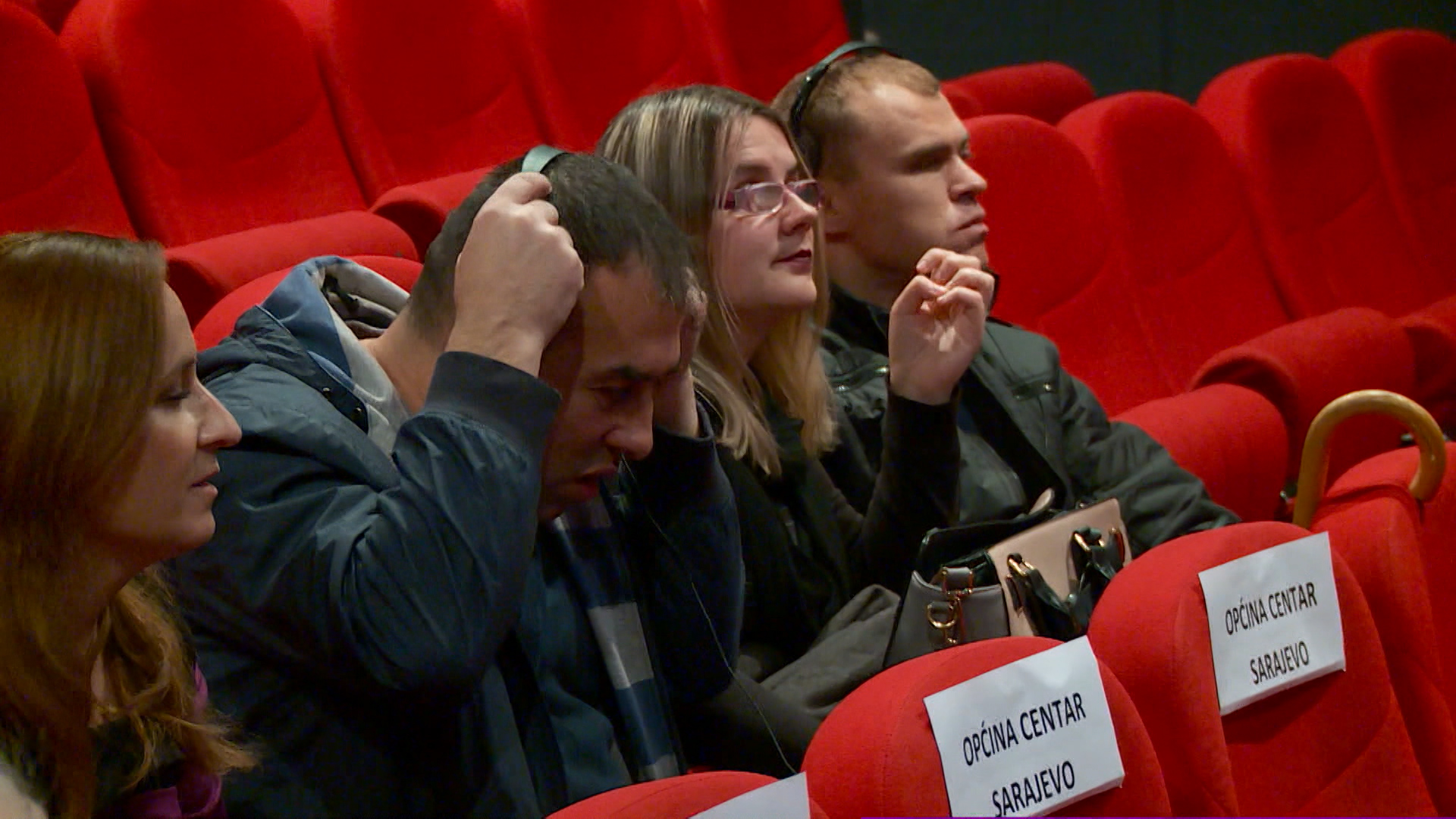 sa-live 5-1050-281118.00_09_50_00.Still006