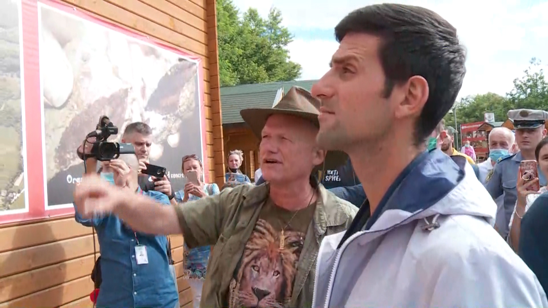 sa-live 6-1635-130720.00_02_14_19.Still001