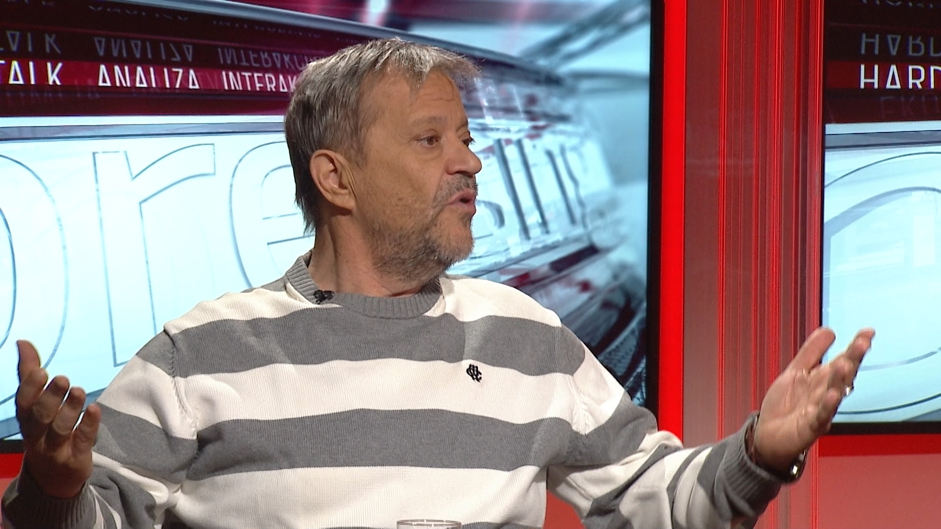 SA-LIVE EVENT-1530-200219.00_06_52_20.Still023