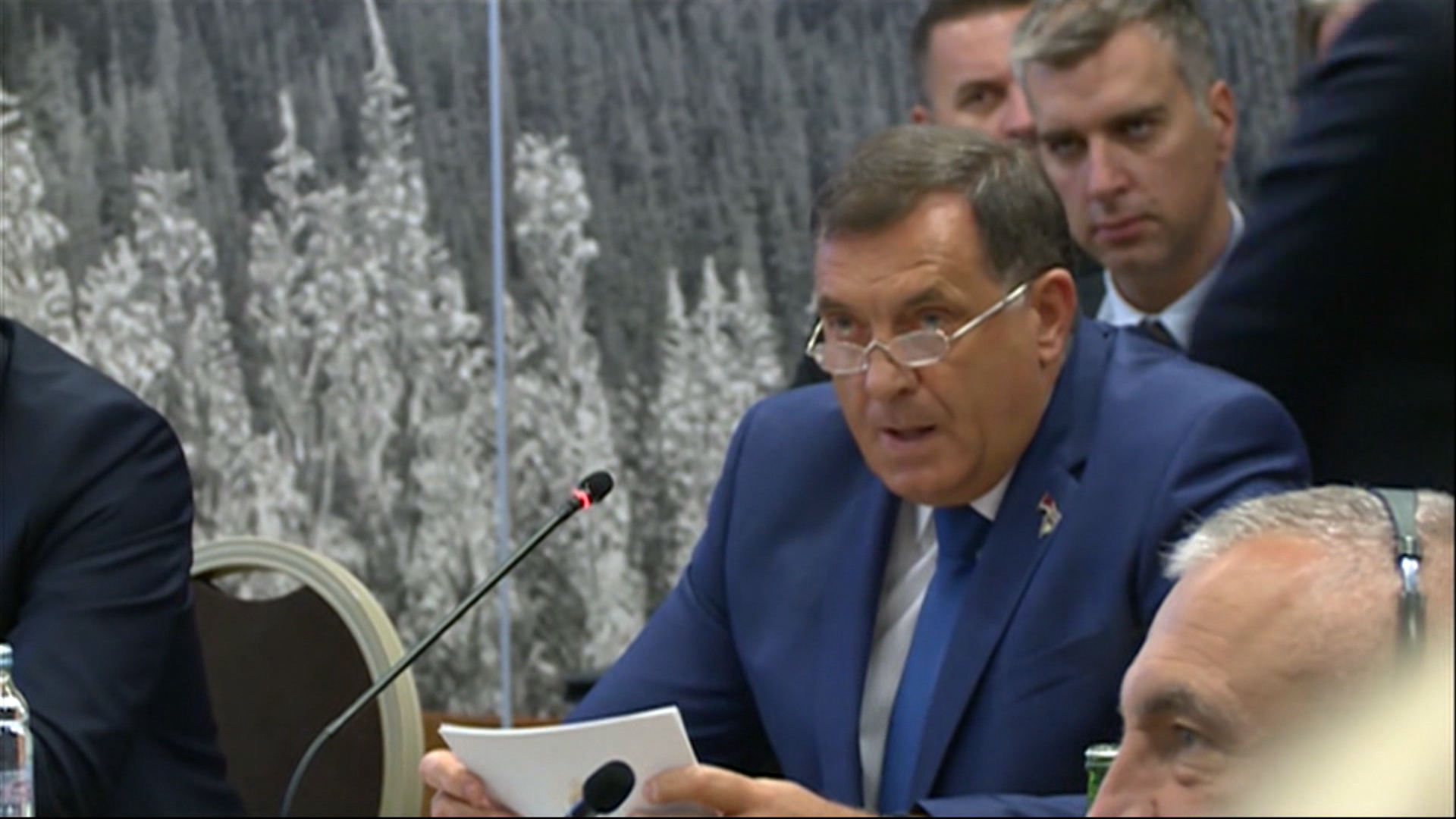 SA-LKLV LONDON DARROCH-ESM-1(20190715-123029261).00_01_01_20.Still003