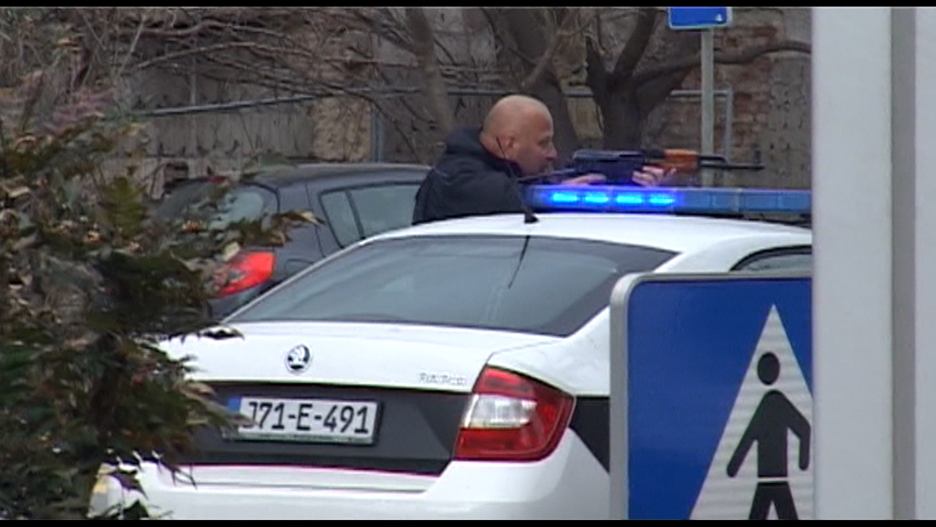 SA-LKLV PLJACKA MOSTAR-DJK-1(20190305-212438759).00_00_23_07.Still002