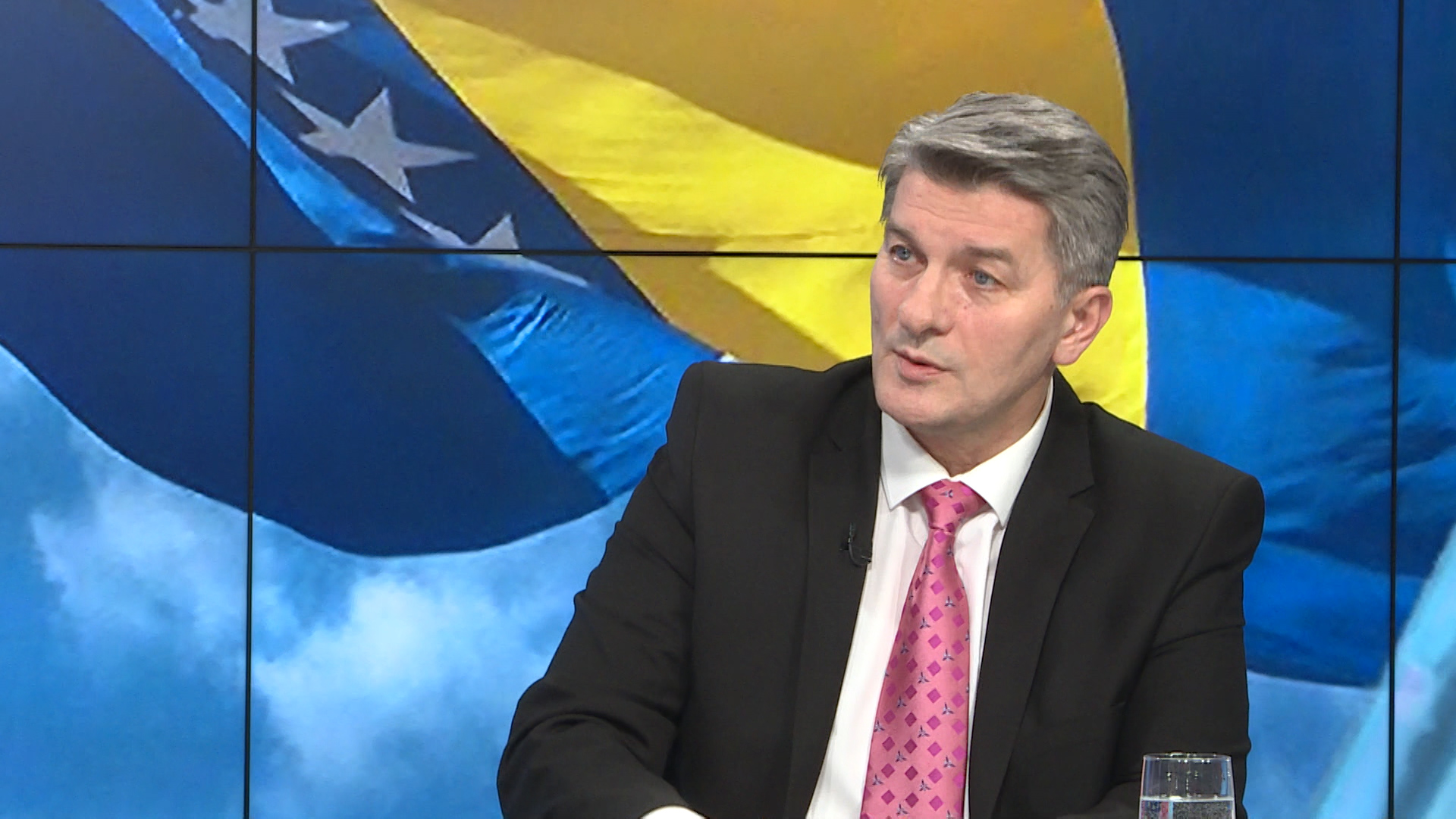 SA-MEKTIC O COVICU SOT-ALT-1(20190122-155201673).00_17_36_14.Still009