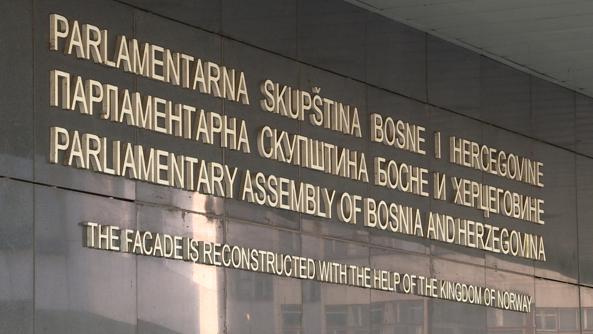 sa-memnuna mustafa-clf.00_01_27_14.Still005