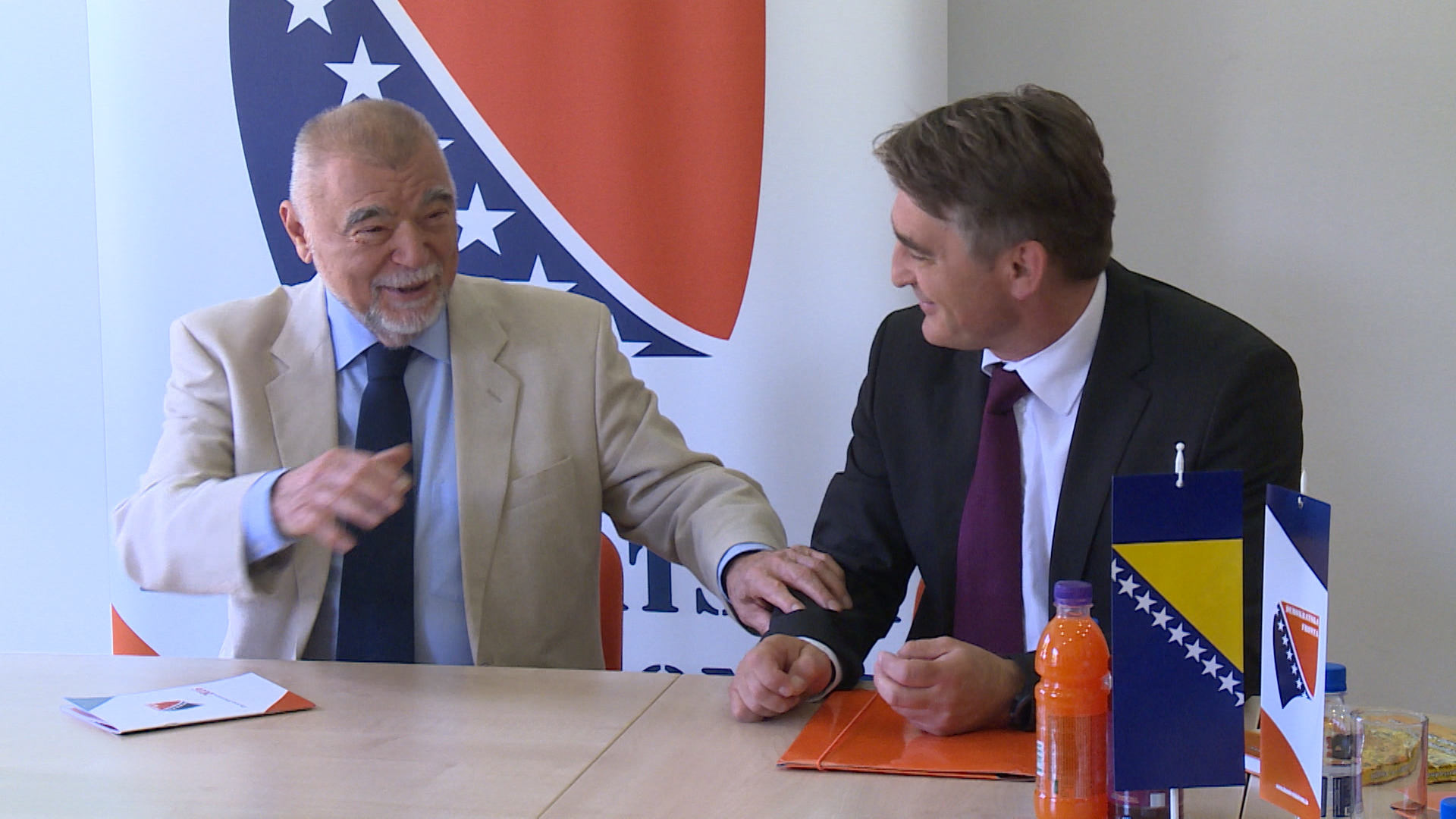 SA-MESIC PKG-19-EDB-1(20160704-174737001).Still002