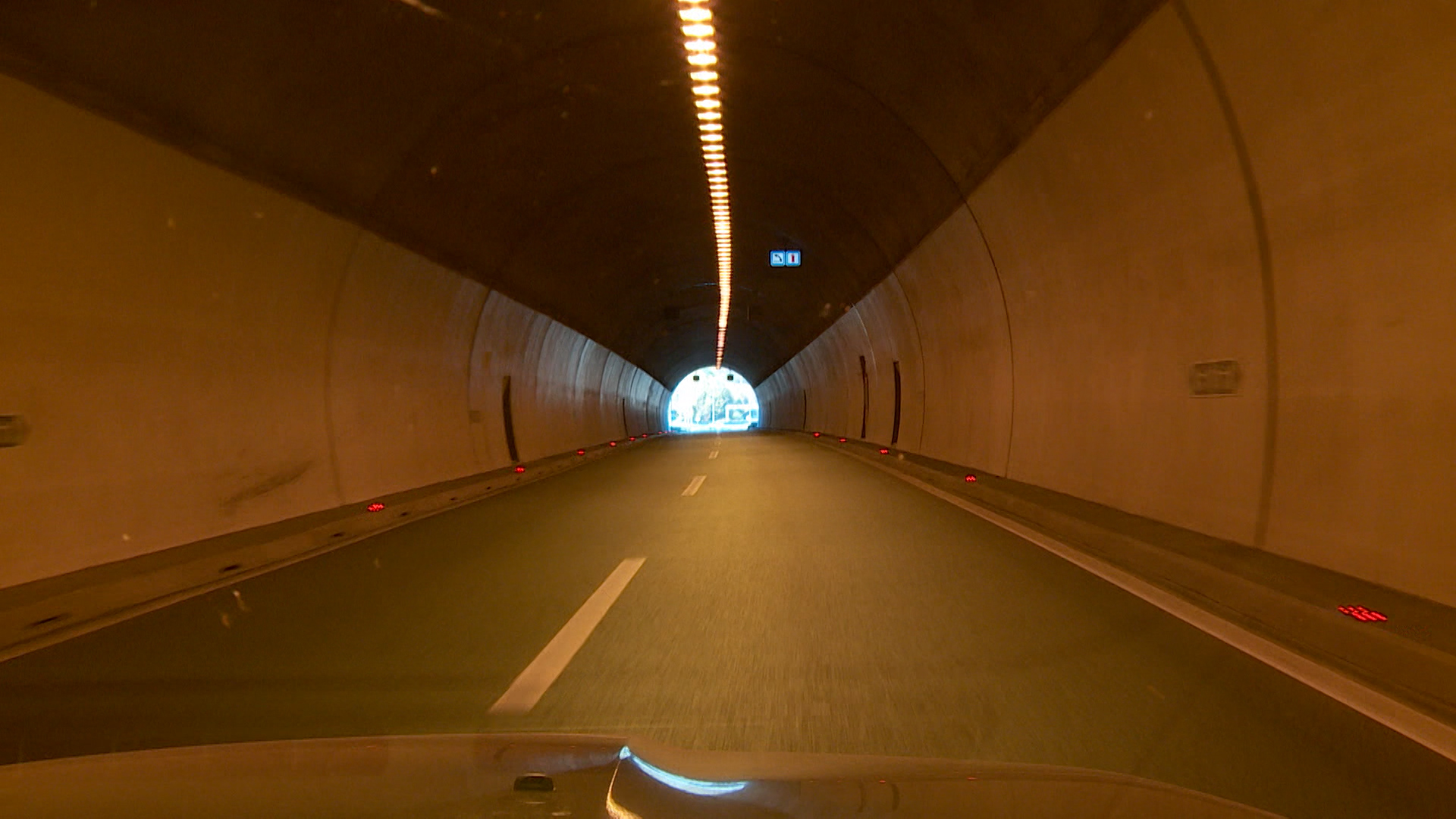 SA-MIGRANTI 2 PKG-ZVK-1(20191025-135108176).00_02_30_20.Still003