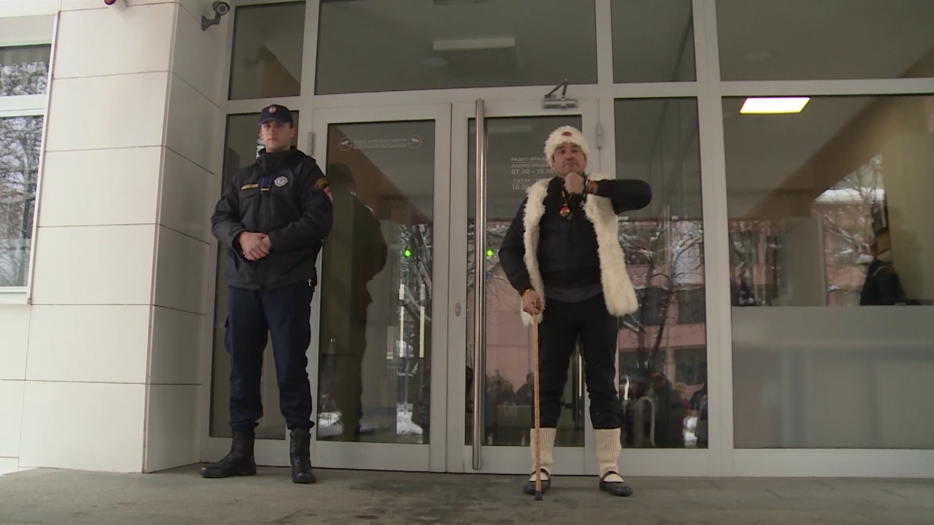 SA-MIGRANTI PKG-19-AIH-1(20181217-164008219).00_01_15_07.Still009