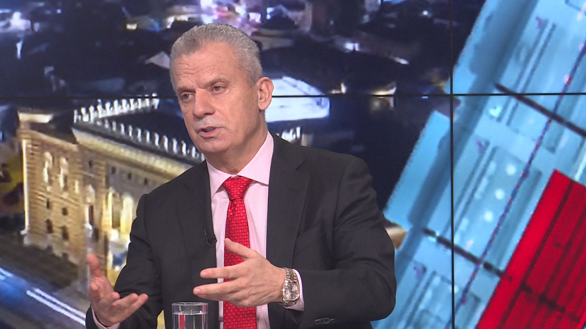 SA-MIGRANTSKA PKG-SNM-1(20201222-161421481).00_04_32_06.Still004