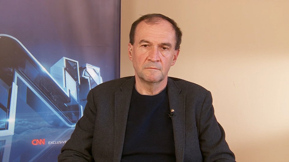 sa-milos solaja-clf-091019.07_38_50_22.Still001