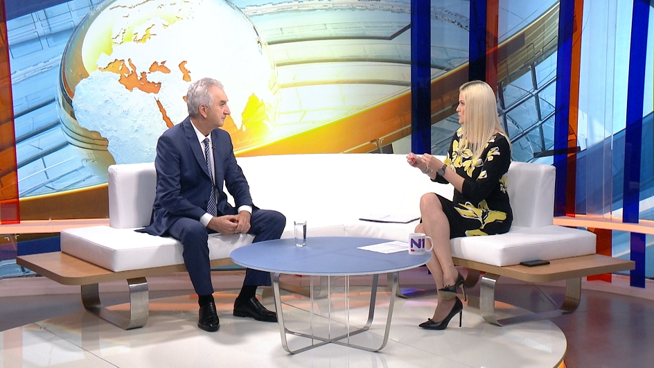 sa-mirko sarovic-clf_1.08_50_21_04.Still001