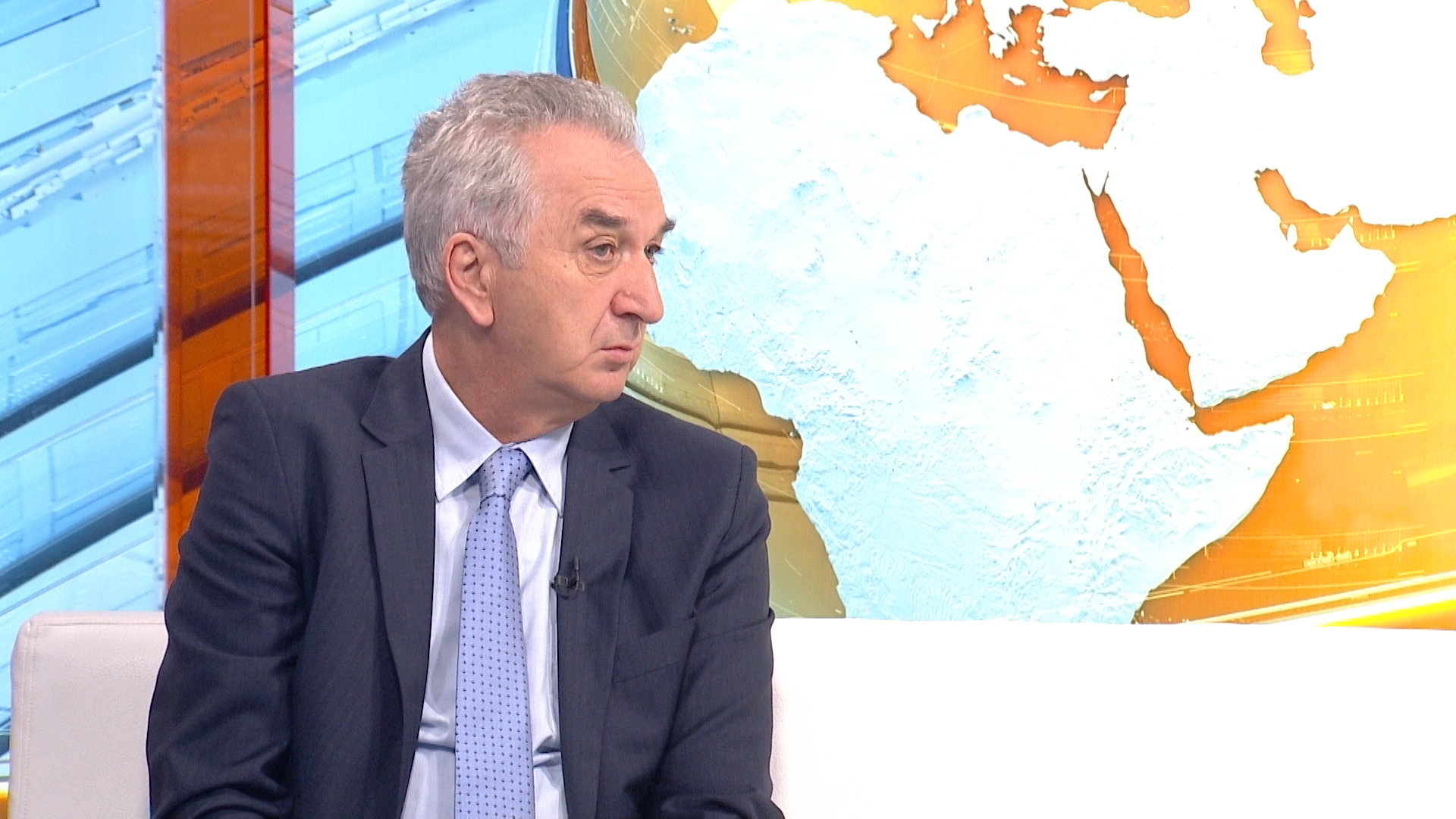 sa-mirko sarovic-clf-141019.00_13_25_09.Still004