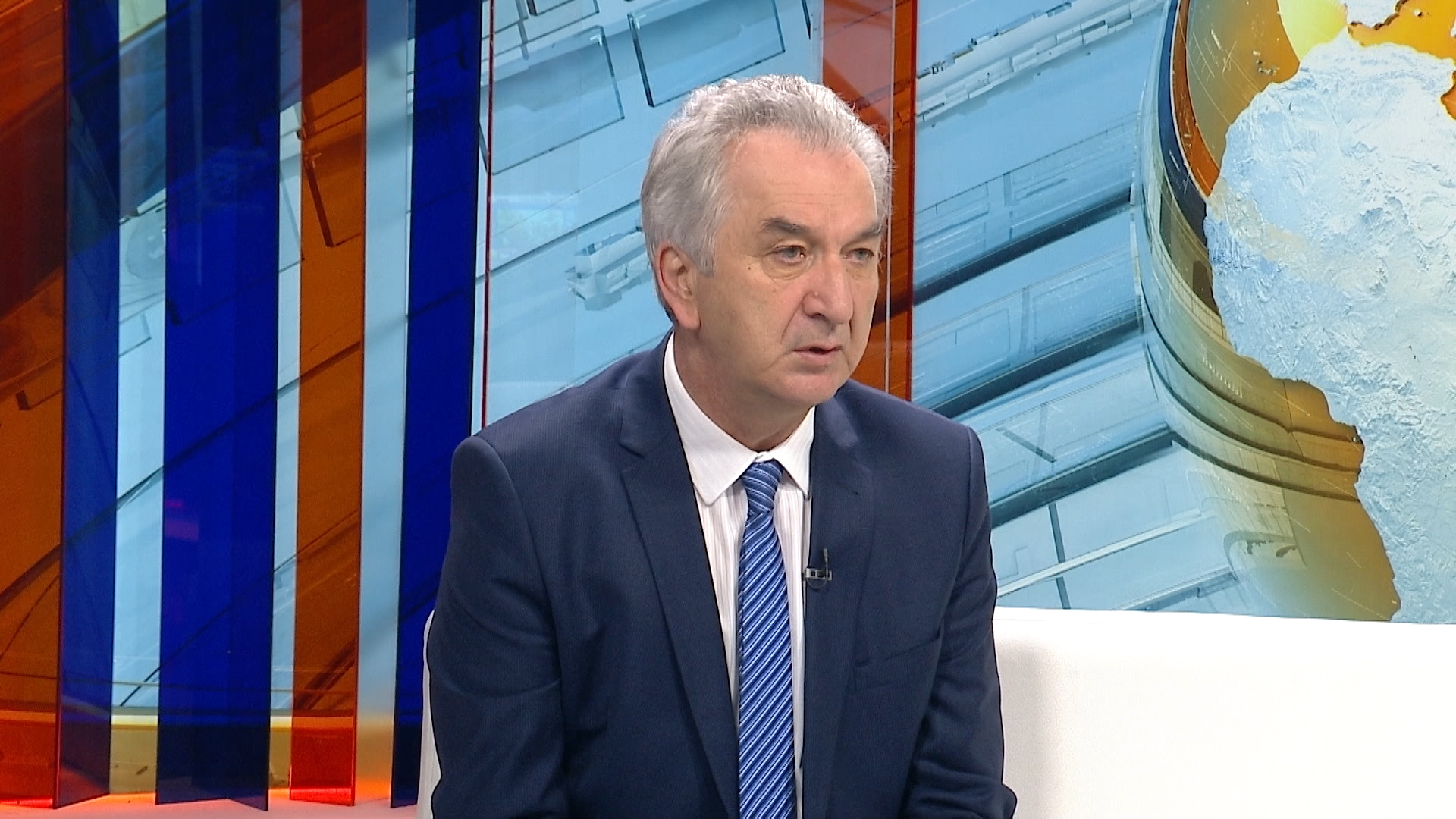 sa-mirko sarovic-clf-250618.00_08_12_22.Still001