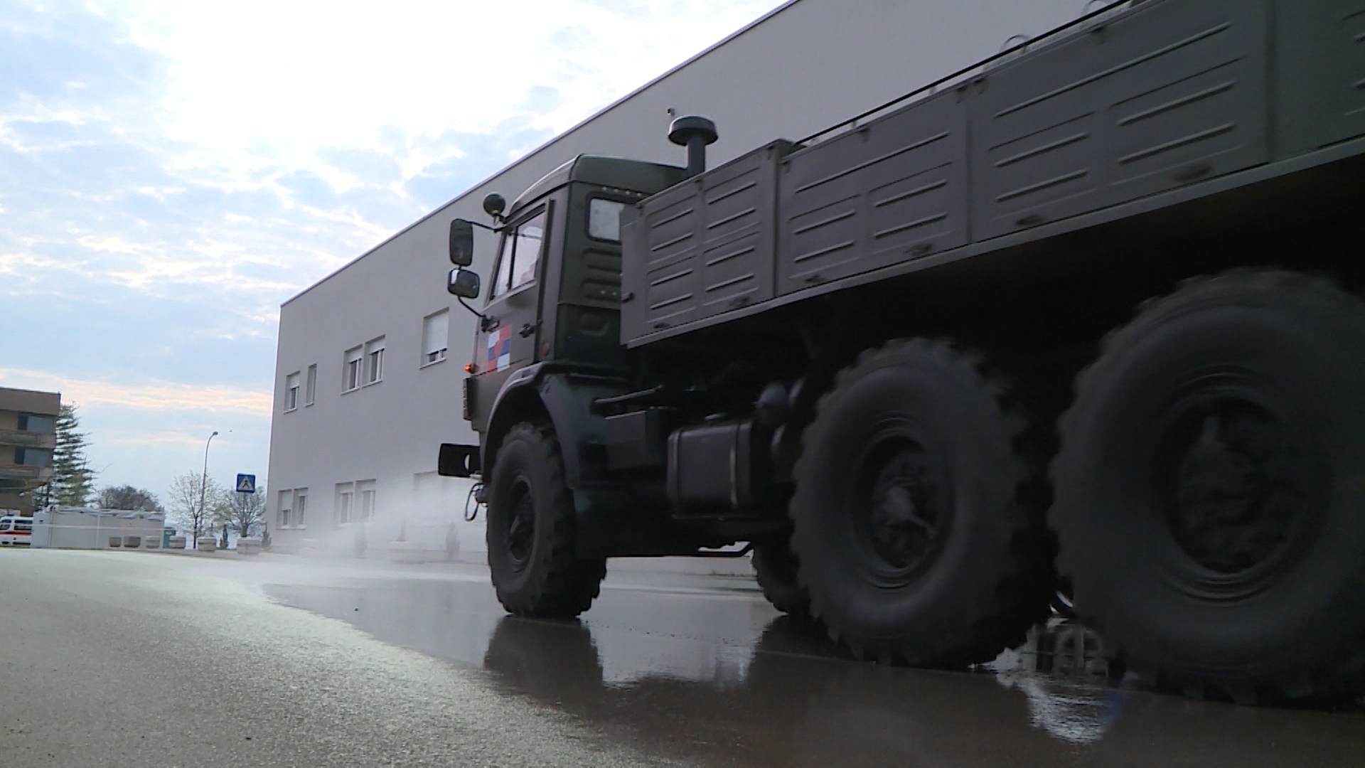 SA-MLADI I EPIDEMIJA PKG-SAD-1(20200502-174617171).00_00_21_17.Still010