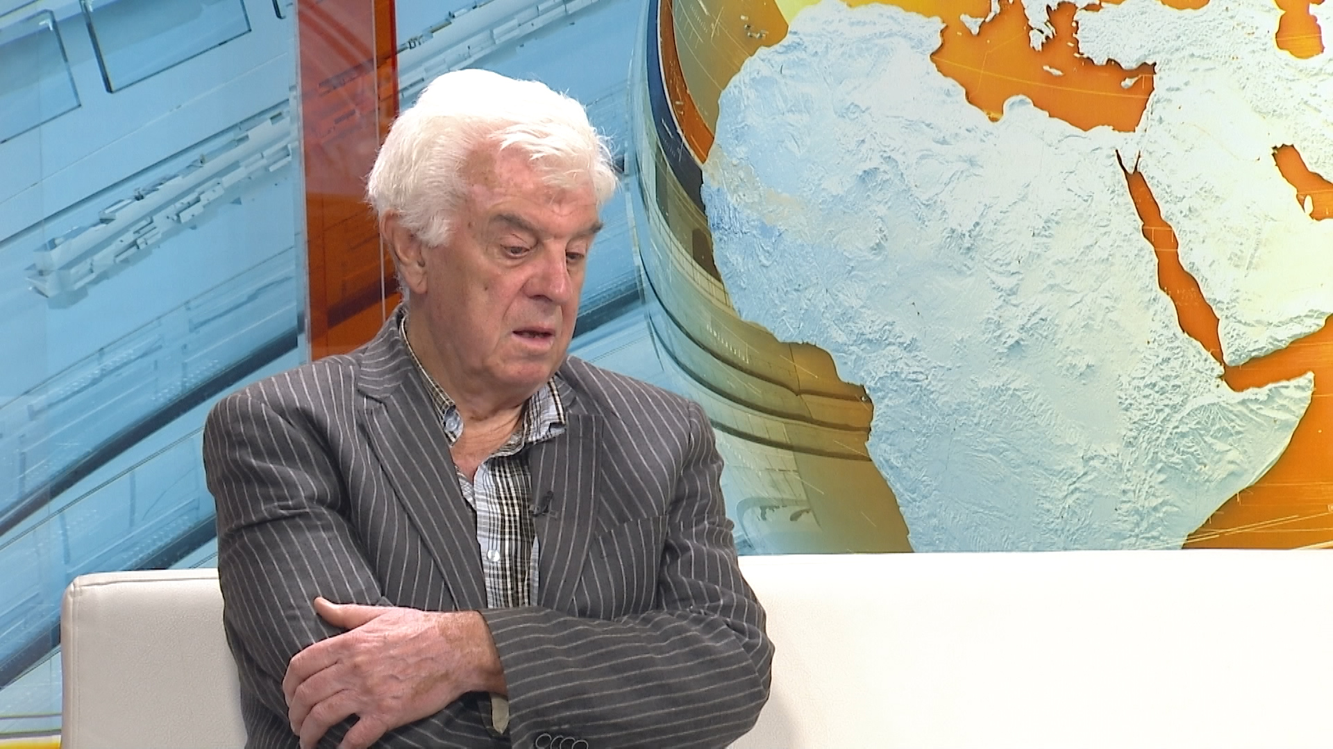 sa-munir jahic-clf.00_12_06_15.Still002