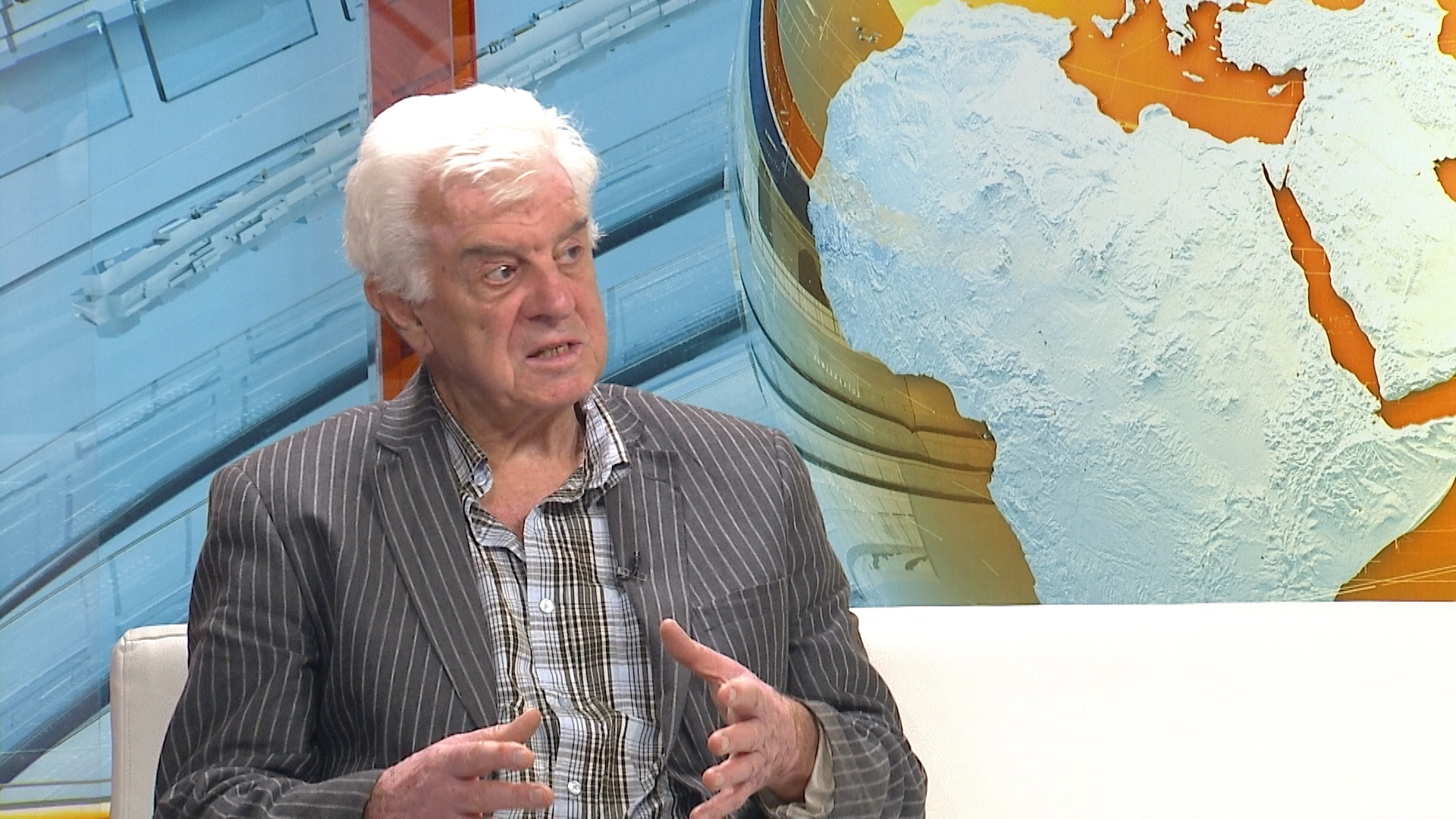 sa-munir jahic-clf.00_16_08_19.Still003