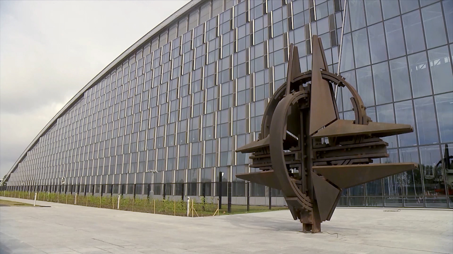 SA-NATO U SA PKG-19-AMK-1(20180416-171331335).00_00_19_15.Still001