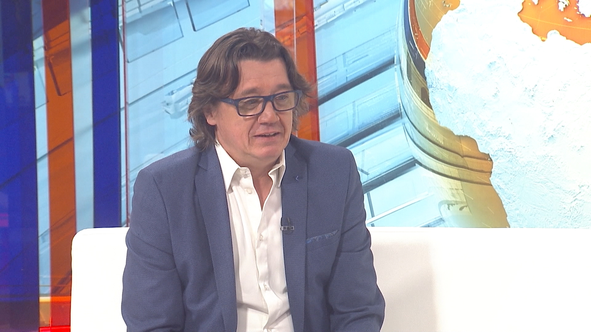 sa-nd-savic fono-270418_1.00_01_39_10.Still001