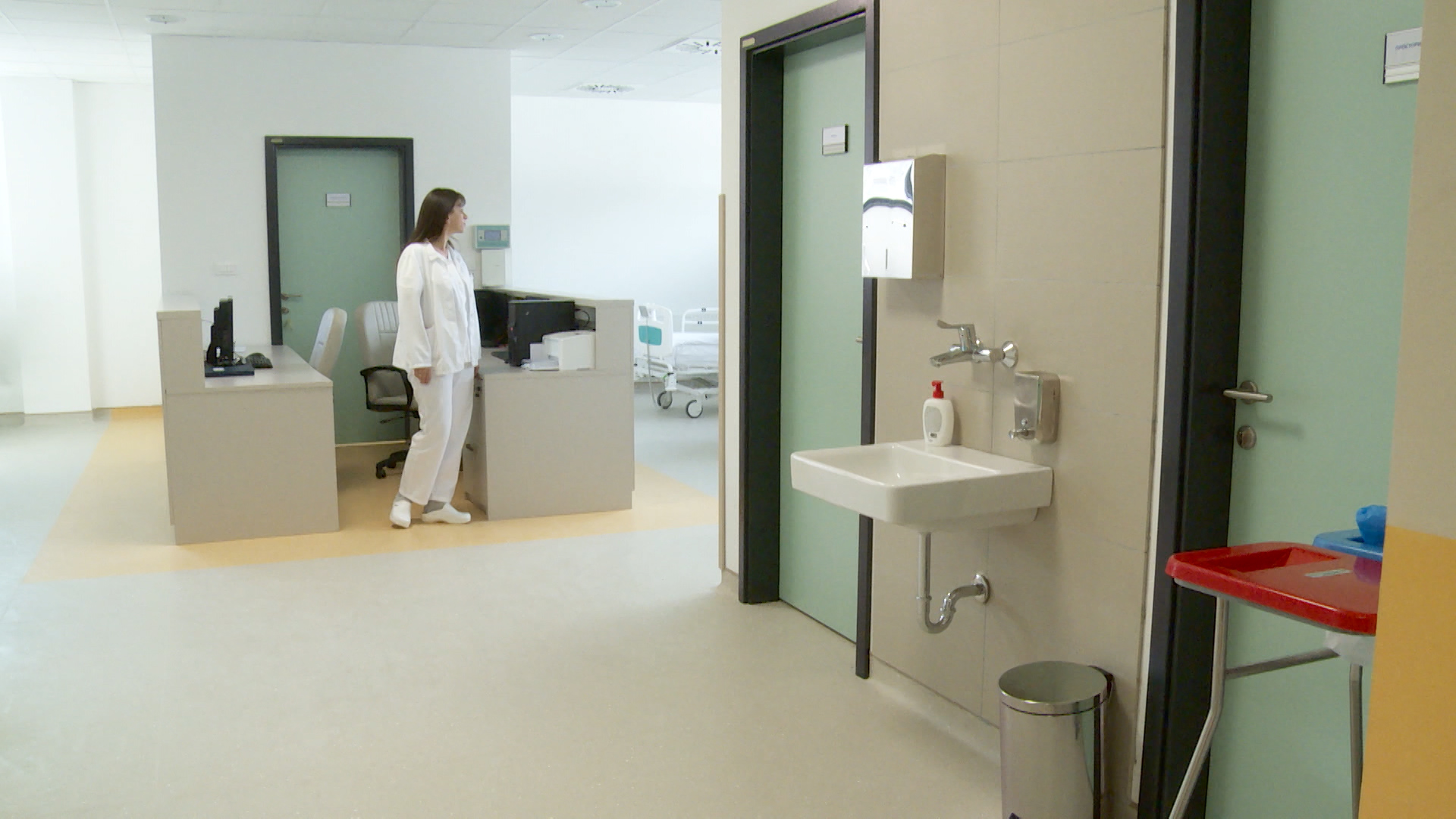 SA-NOVA BOLNICA PKG-ADB-1(20190318-165034190).00_00_50_14.Still002