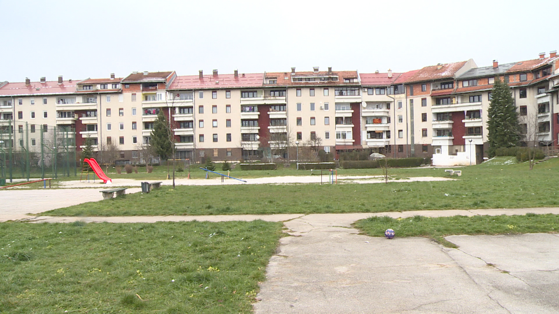 SA-NOVE MJERE KORONA DONUT-HAS(20200403-175321063).mxf.00_01_29_16.Still001