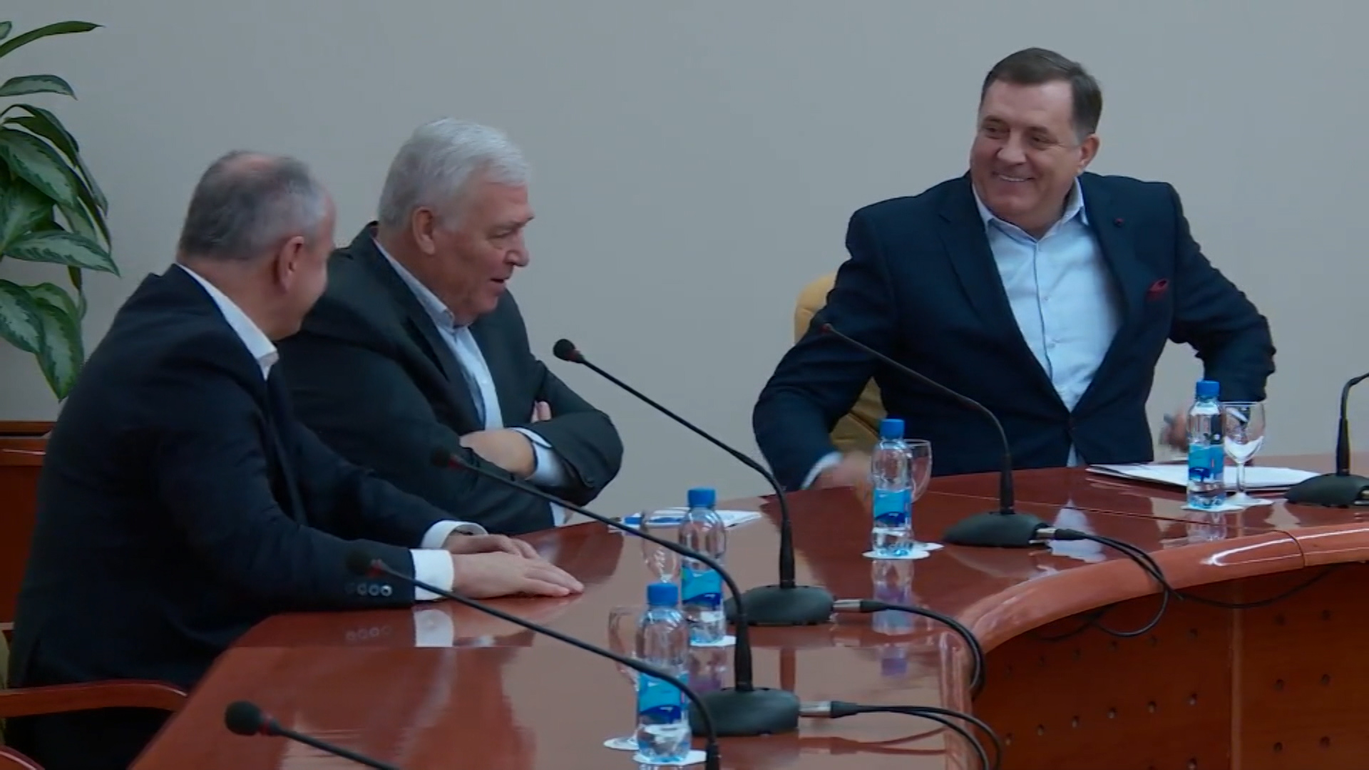 sa-nsrs kadrovi-191117-anm-wmt.Still013