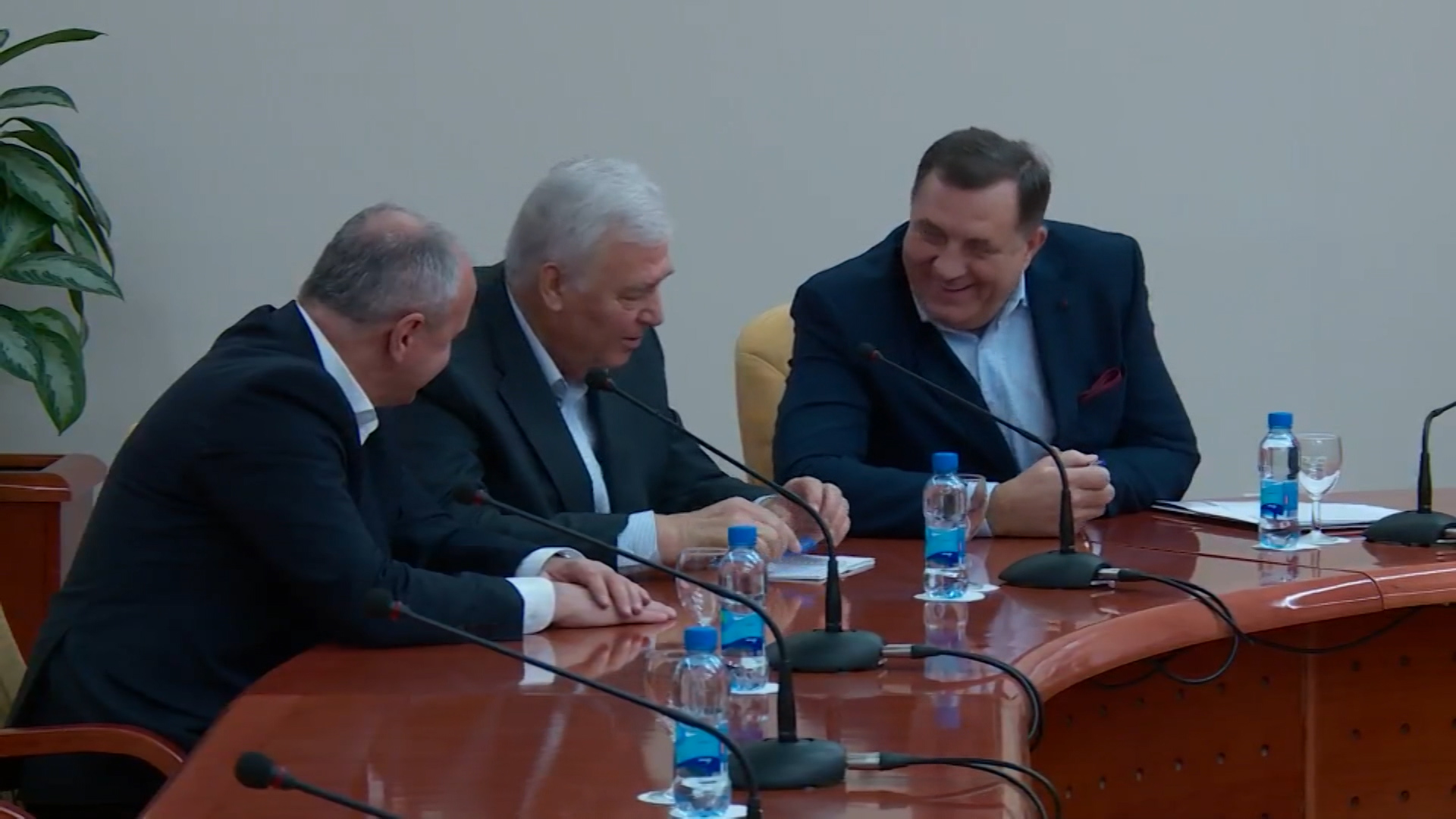 sa-nsrs kadrovi-191117-anm-wmt.Still014