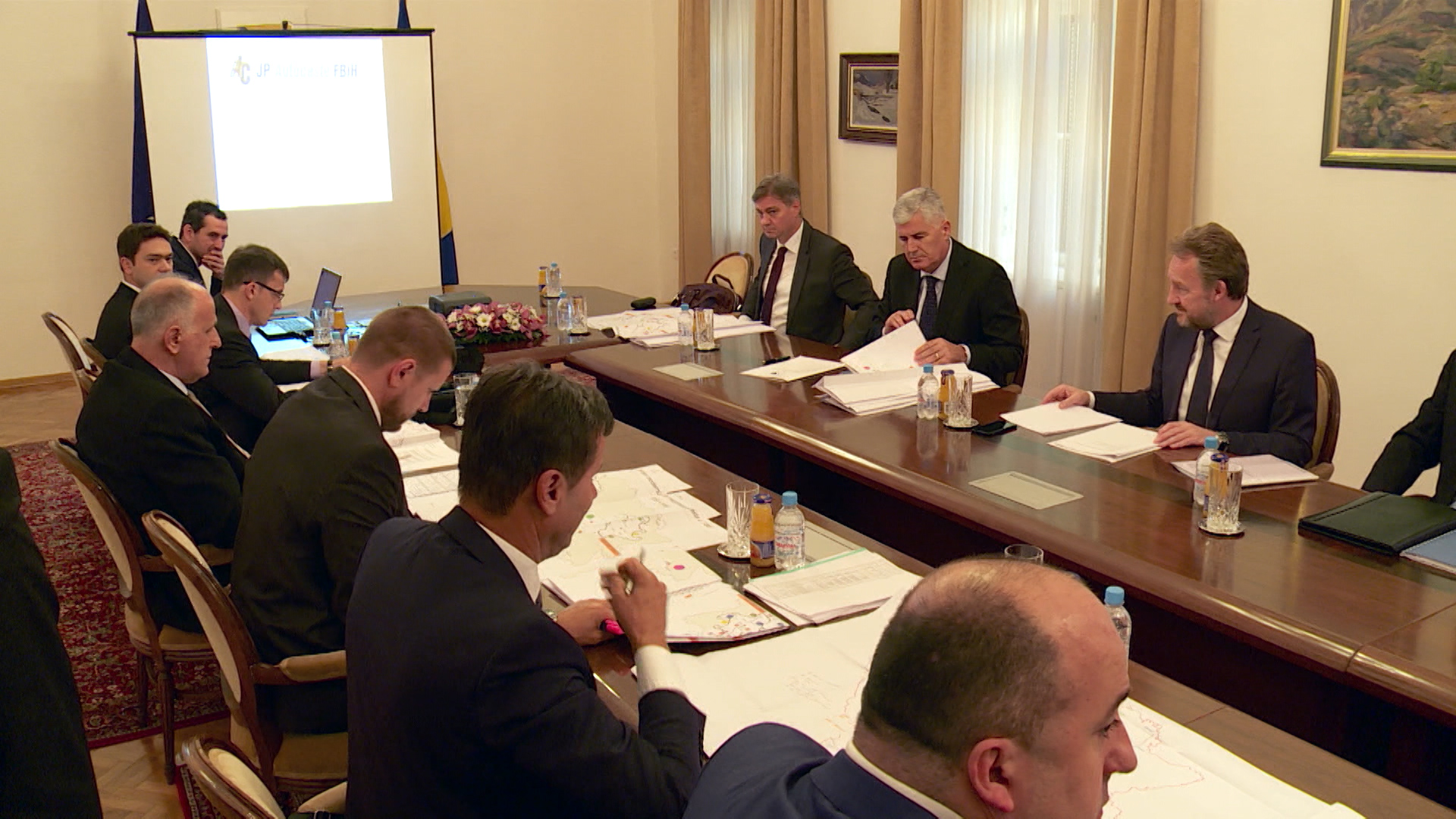 SA-ONI DOLAZE-FIRMA-ALD-7(20170414-143923205).Still014