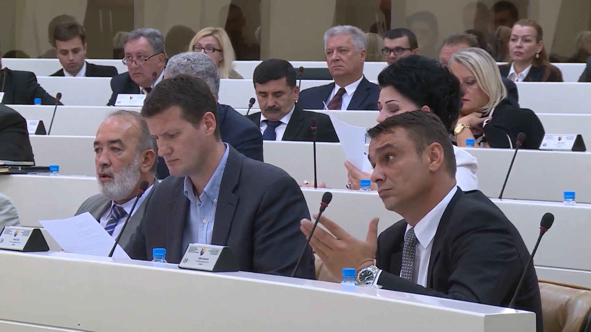 sa-opstina-alt-9(20180510-174306168).00_04_40_05.Still007