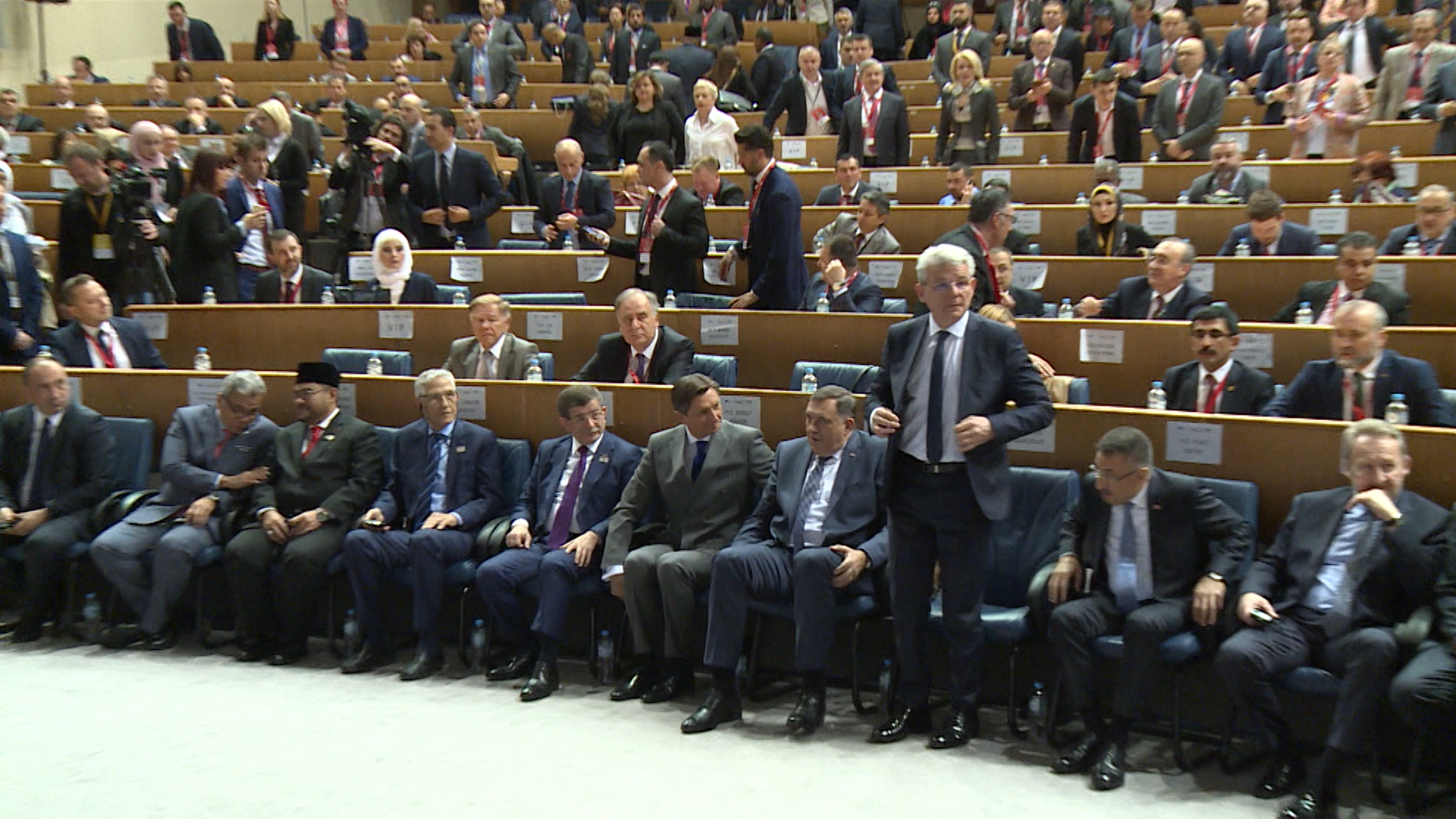 SA-OUTLET FOOD PKG-19-ANM-1(20190417-165730250).00_00_13_15.Still005