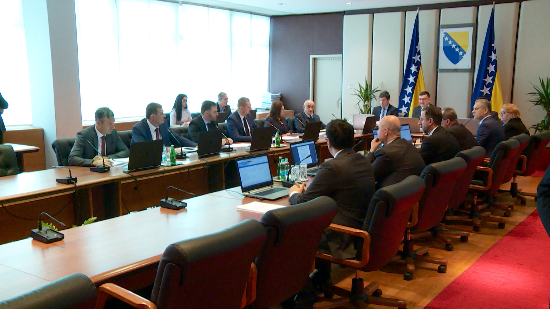 SA-PARE I KRIZA PKG-19-ZVK-1(20200306-163646423).00_00_00_00.Still001