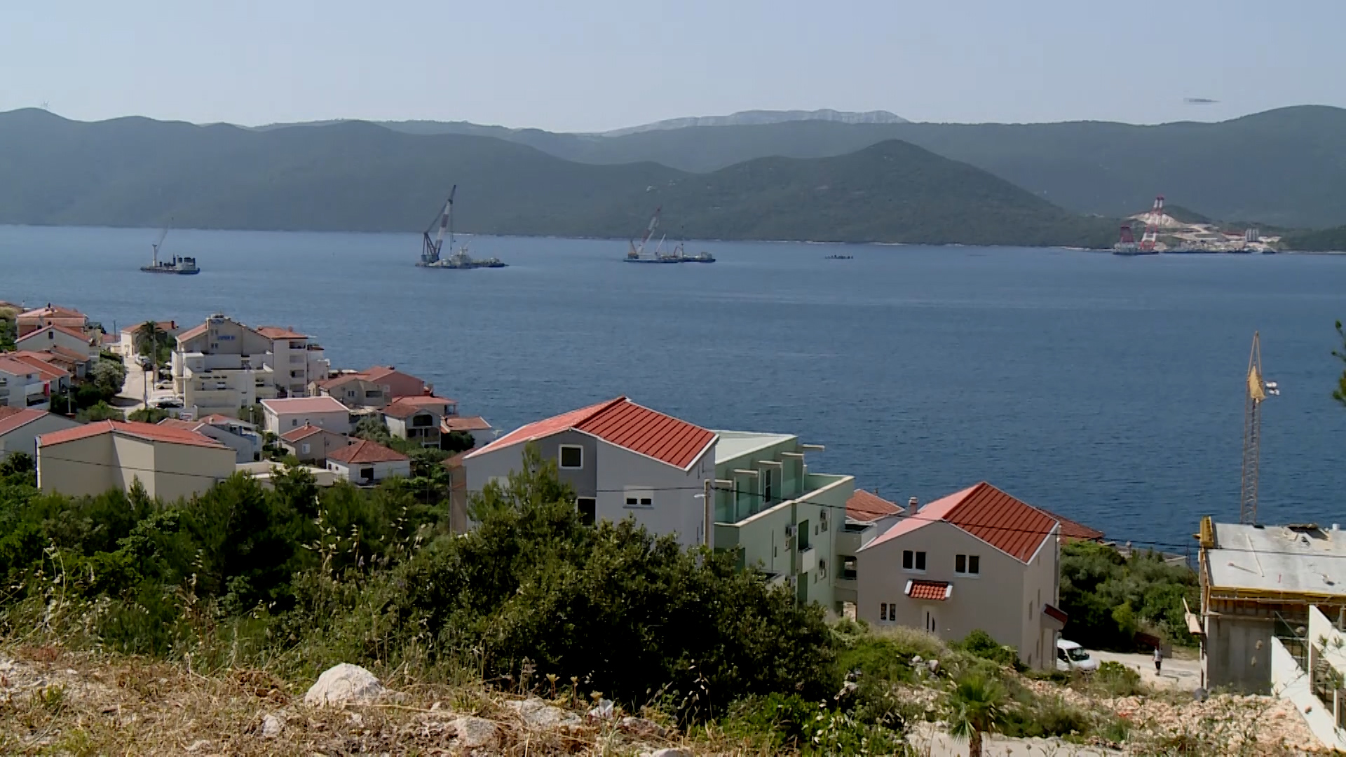 SA-PELJESAC PKG-DJK-1(20190613-185627228).00_02_43_20.Still001