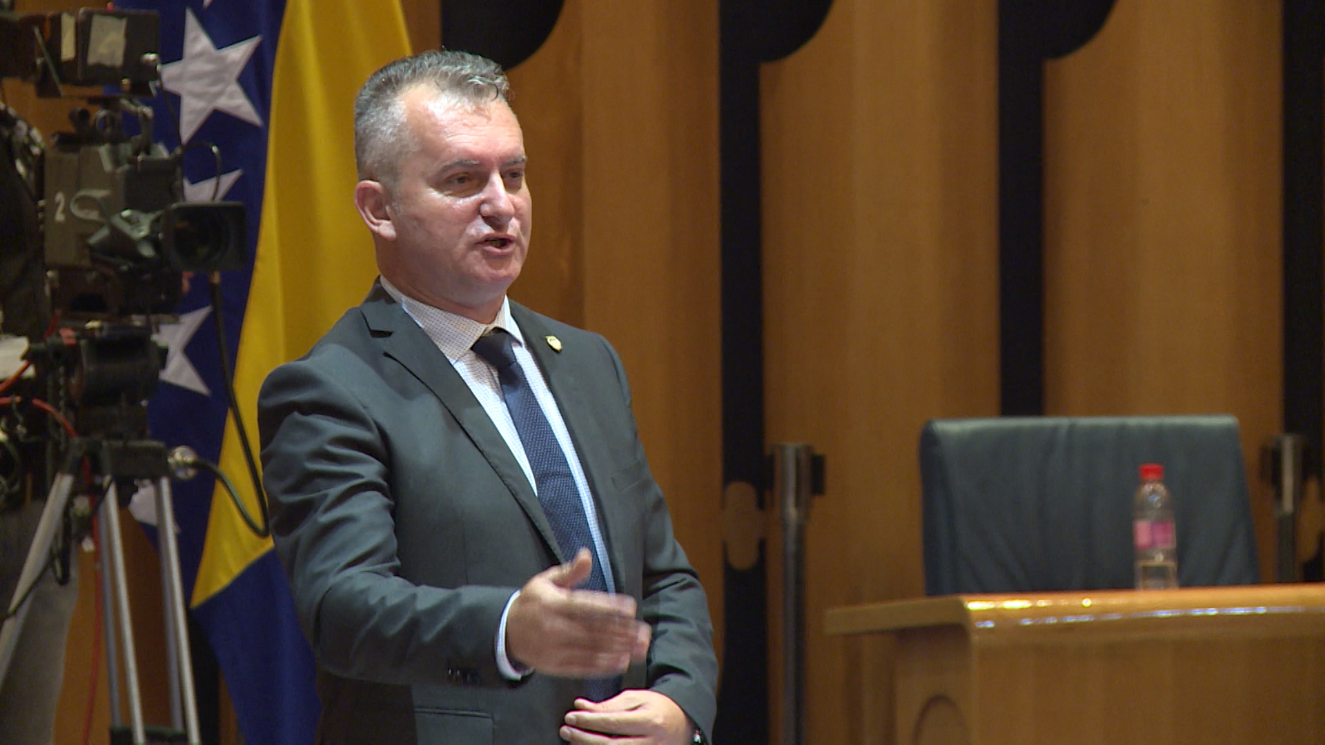 SA-PELJESKI 19-ESM-1(20180729-170316351).00_02_05_16.Still009