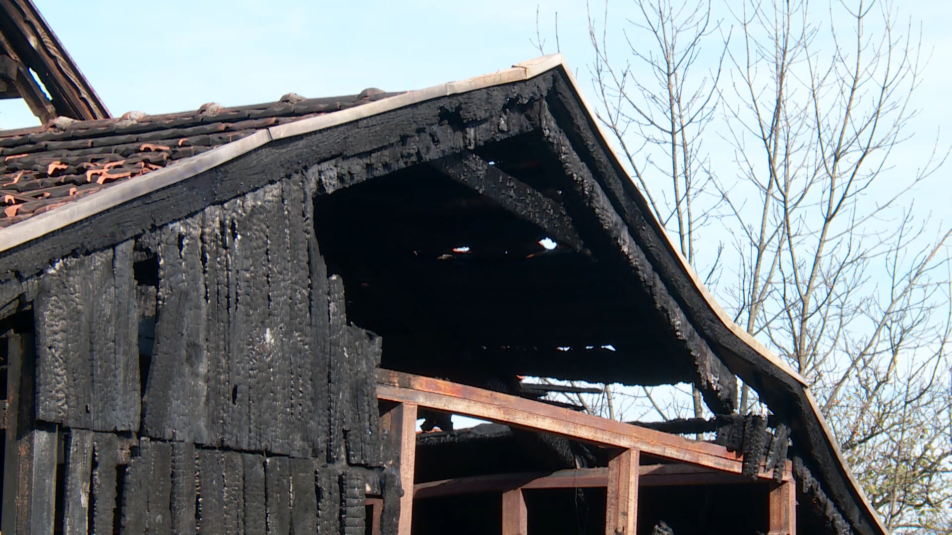 sa-pkg migranti bihac pozar vucjak-19-snm(20191028-172327438).mxf.00_00_11_17.Still001