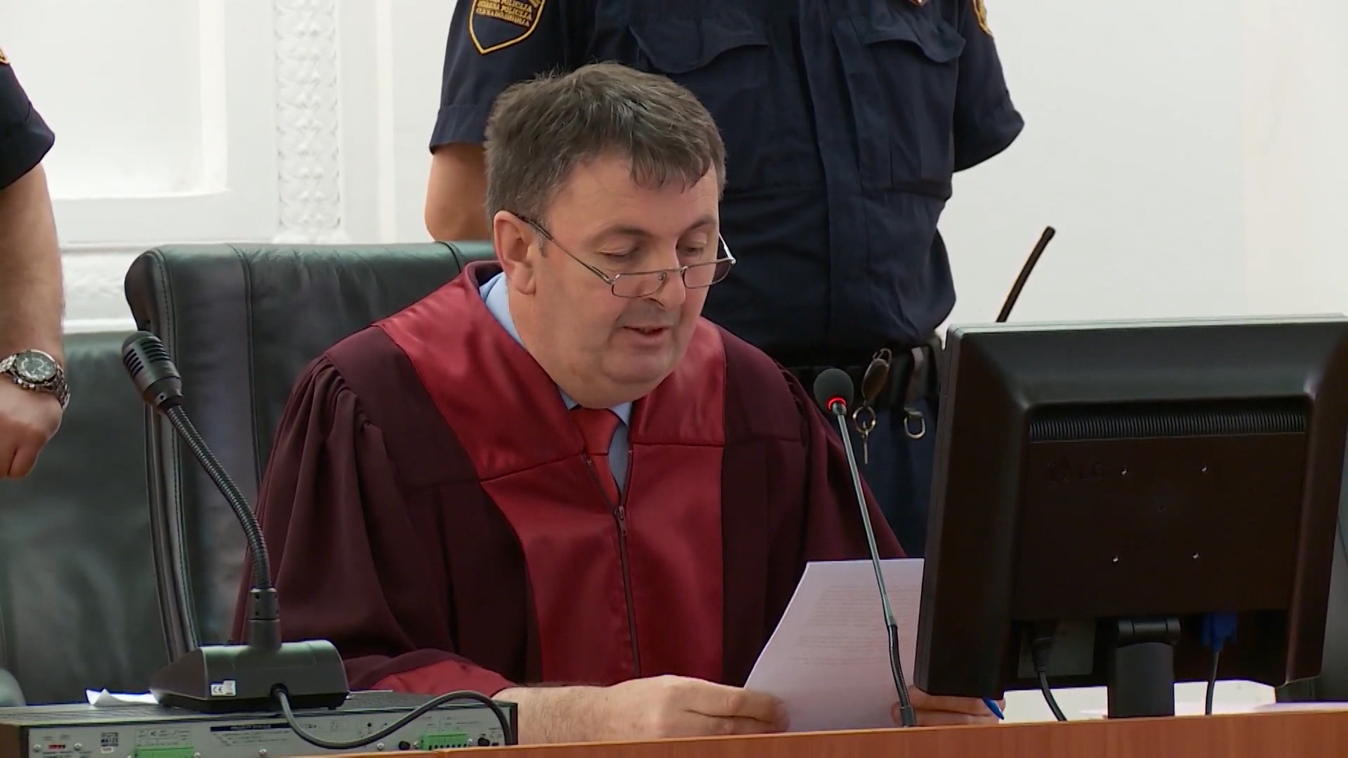 SA-PKG ROCISTE DZENAN MEMIC-ADB-1(20200110-174208064).00_01_07_10.Still001