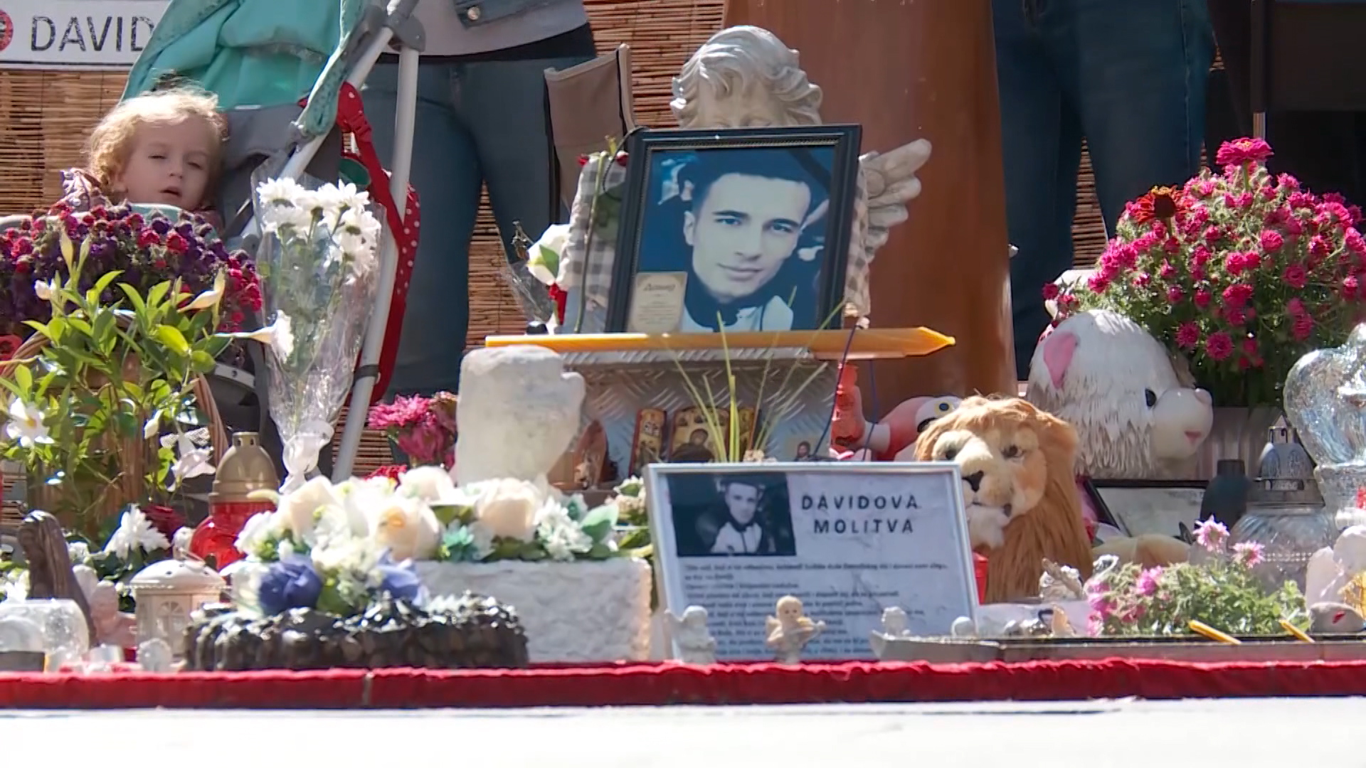 sa-pkg-tuzba za protest-19-anm(20200124-182654718).mxf.00_00_11_12.Still001