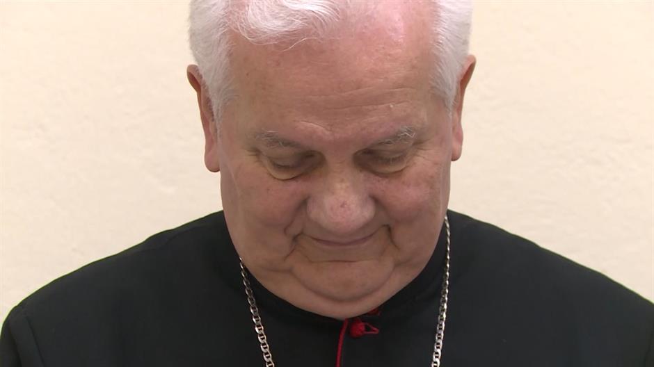 SA-POLICIJA PROTEST LKLV-19-MAM-1(20160518-170429106).Still004