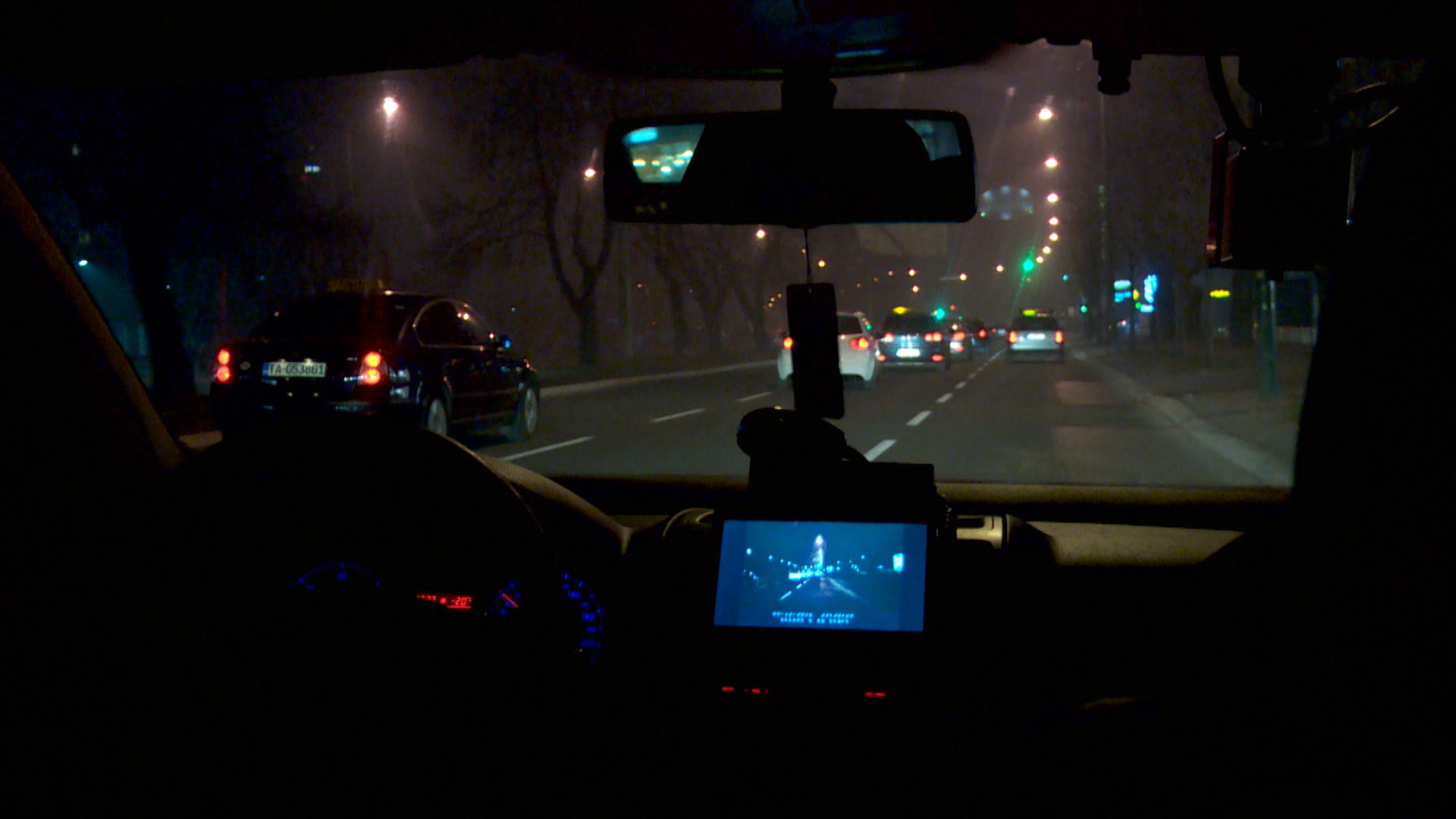 sa-policijska patrola-ads-7(20161210-120259087).Still005