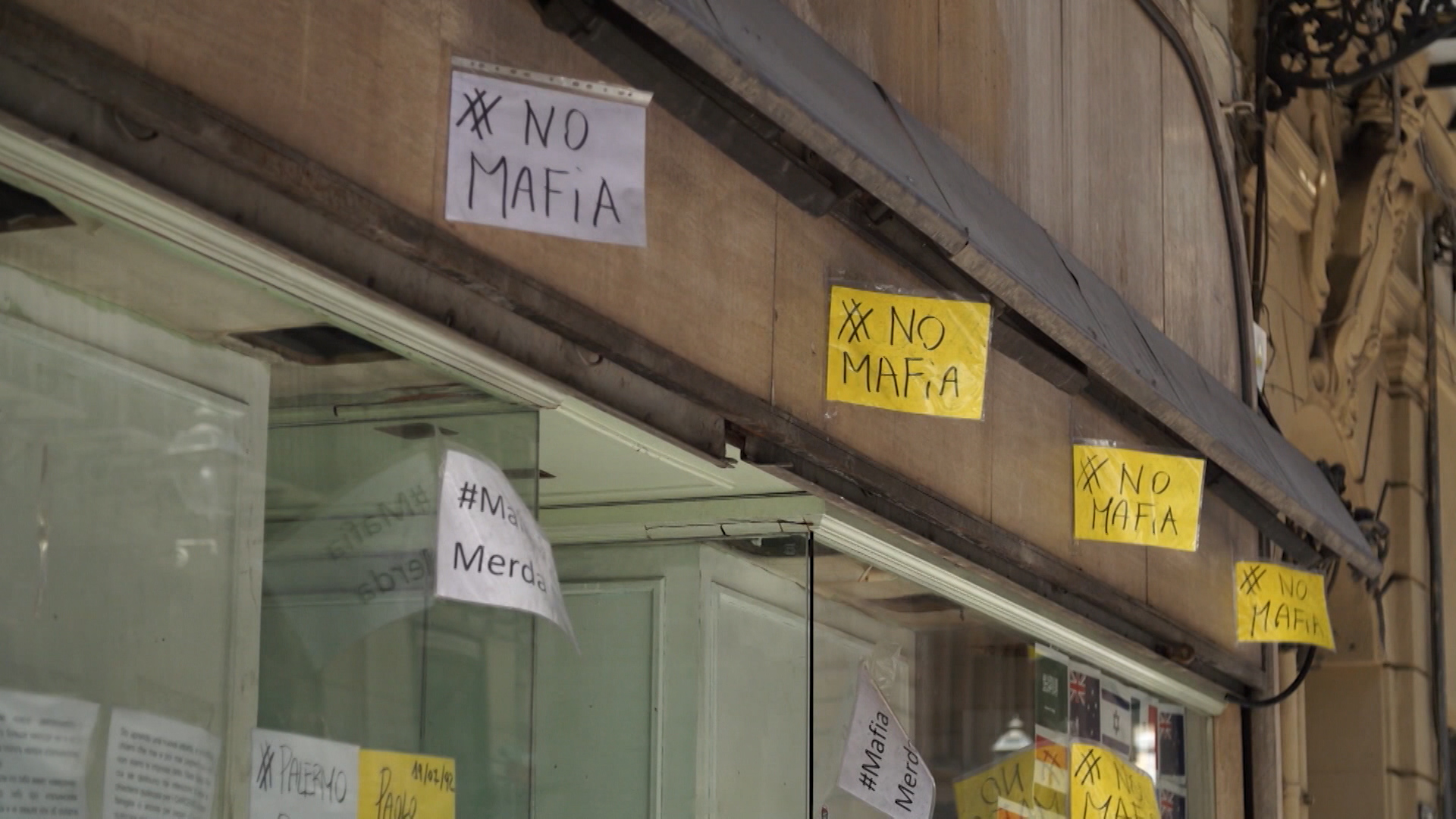 SA-POLITICKA KRIZA PKG 19-ADS-1(20170802-164344757).Still003