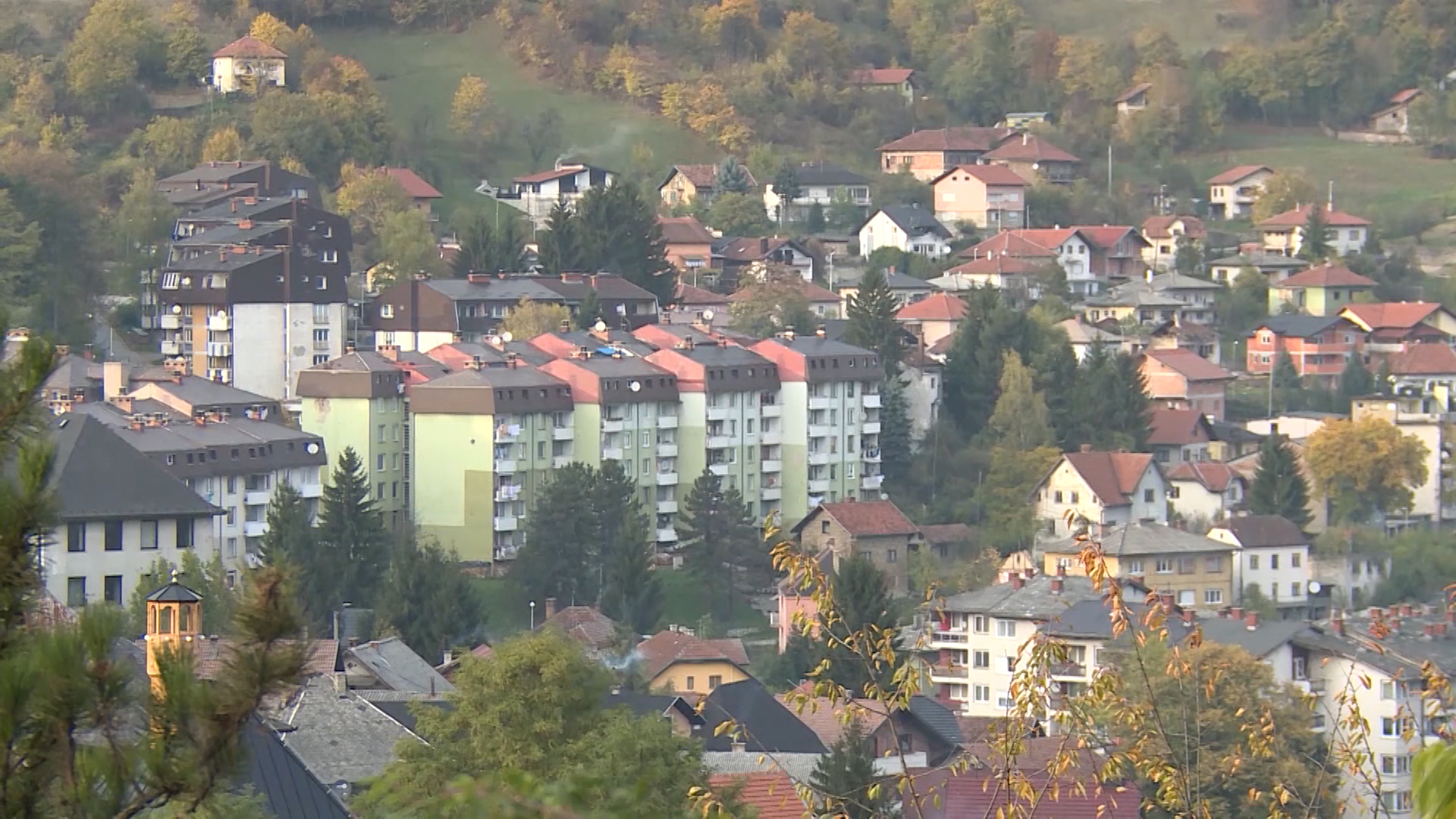 SA-POLITIKA F UP DONUT-ALT-1(20190819-173432719).00_02_34_04.Still002