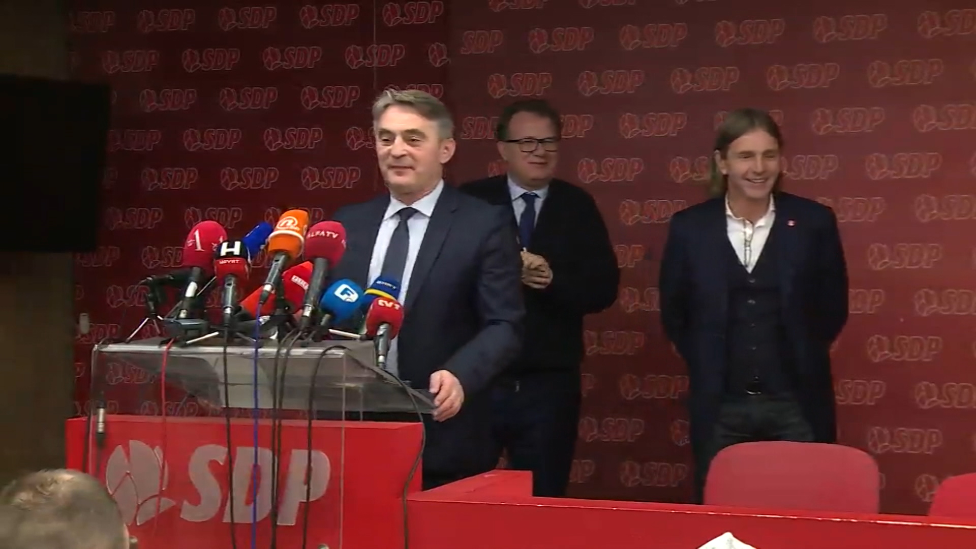 SA-POZAR MIGRANT PKG-ALT-1(20190205-164412095).00_19_21_09.Still006