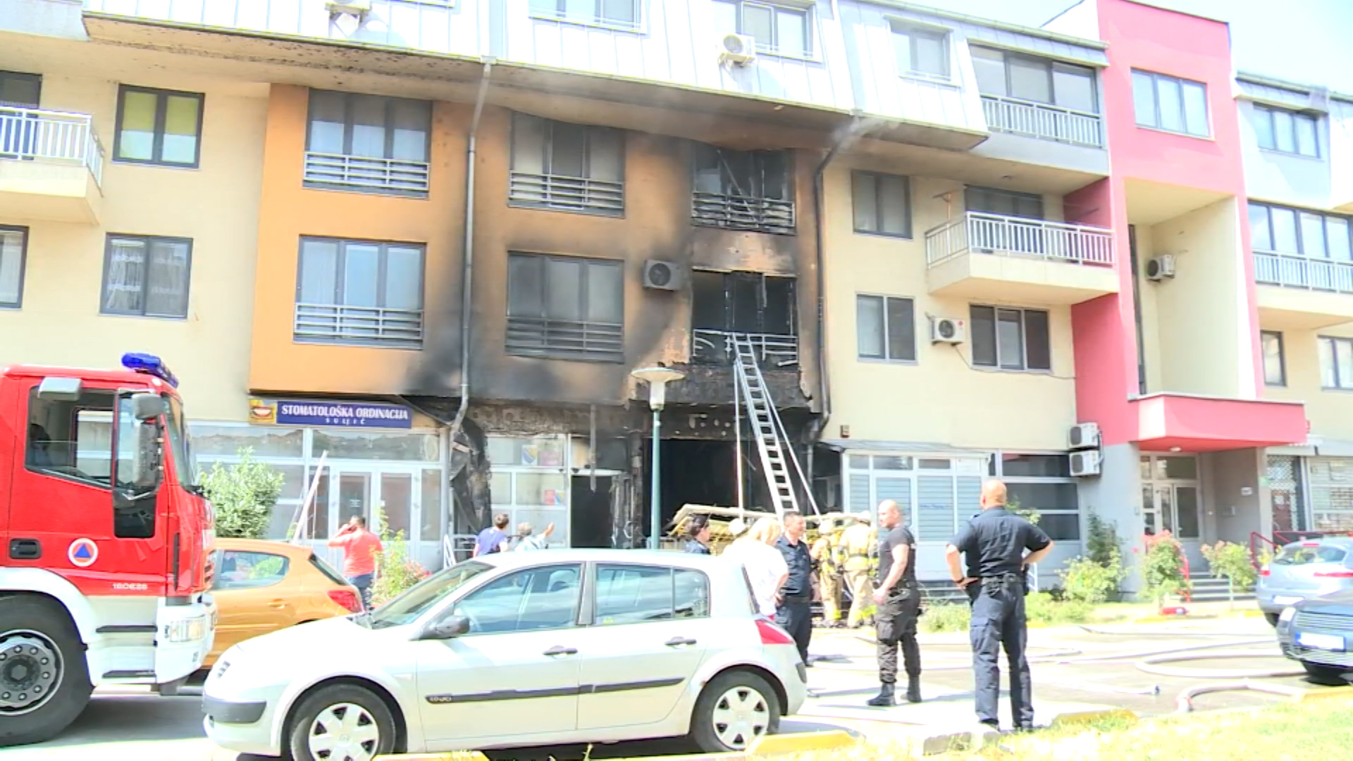 sa-pozar otoka-070719-sem.00_00_47_06.Still002