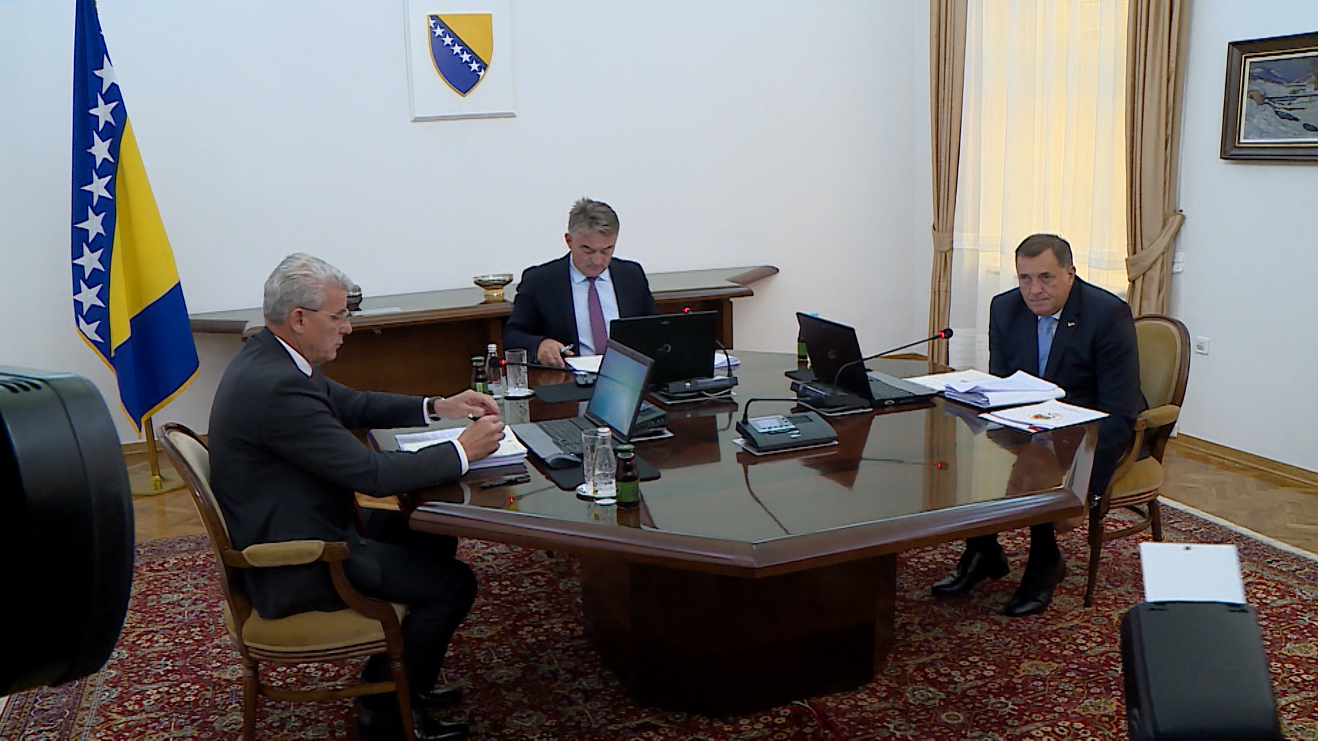 SA-PREDSJEDNISTVO DRAME PKG-ADS(20191001-170923390).00_01_11_20.Still001