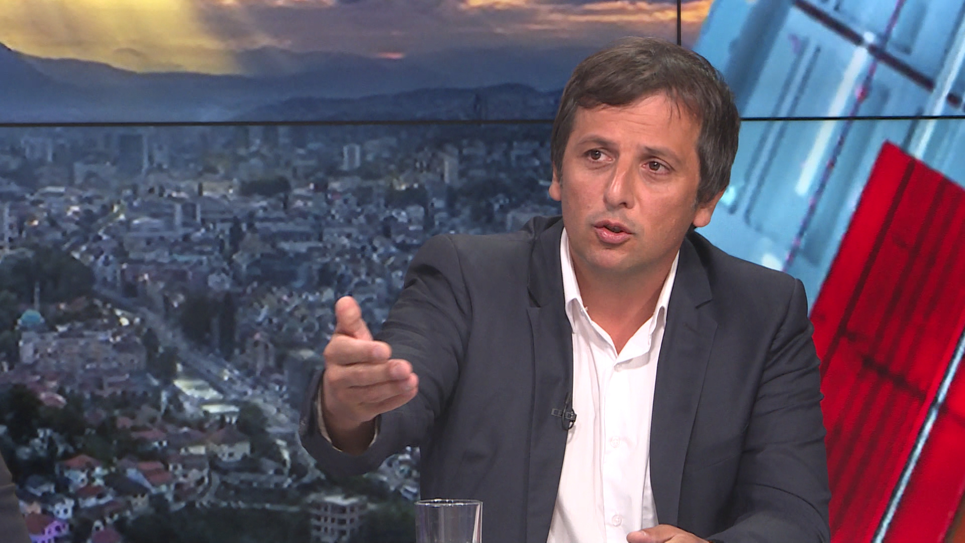 SA-PREDSTAVA DEJTON PKG-ANM-1(20190830-153508017).00_21_04_12.Still010