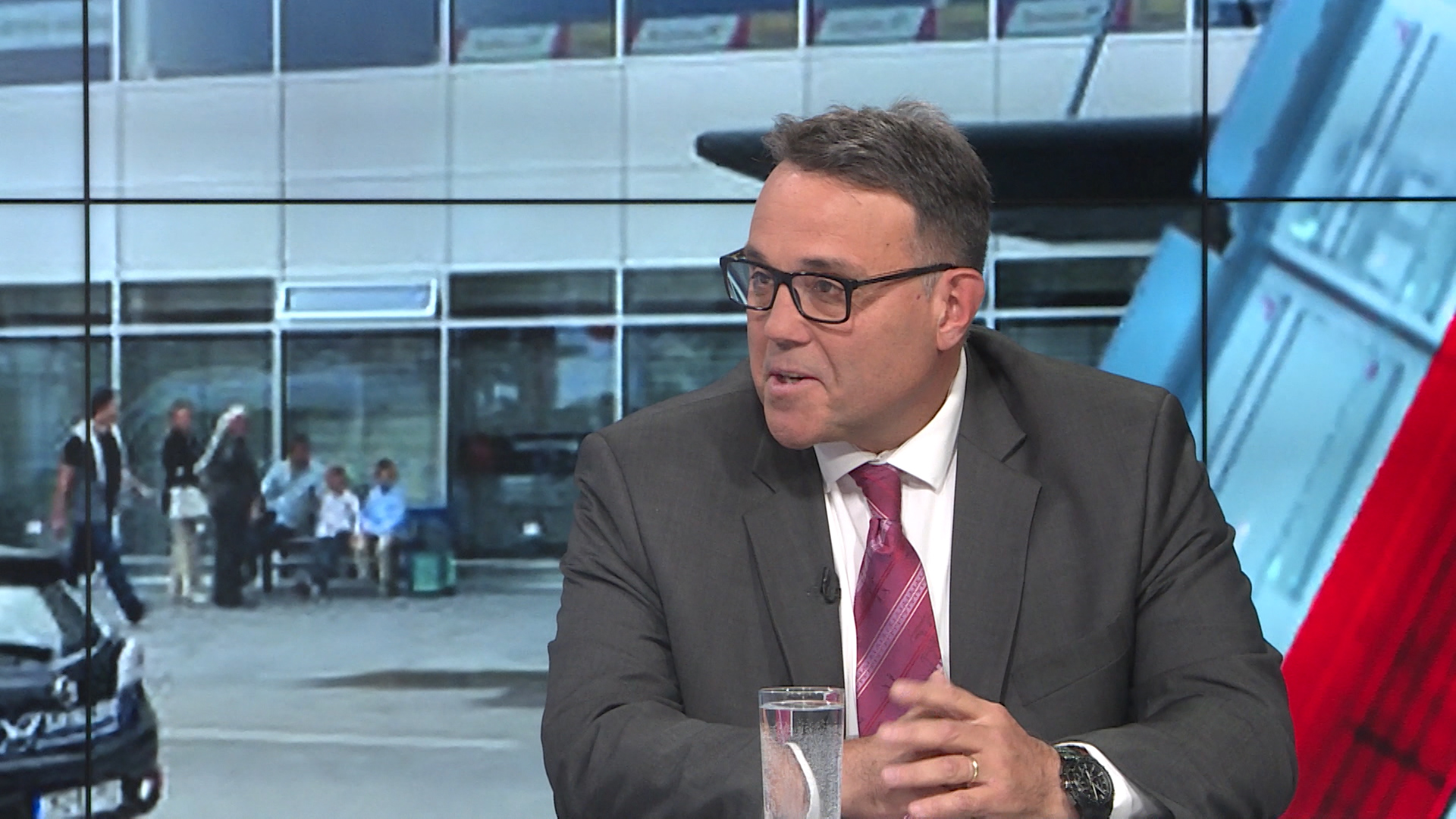 SA-PRESSING-080519-03(20190508-175025265).00_00_54_05.Still008