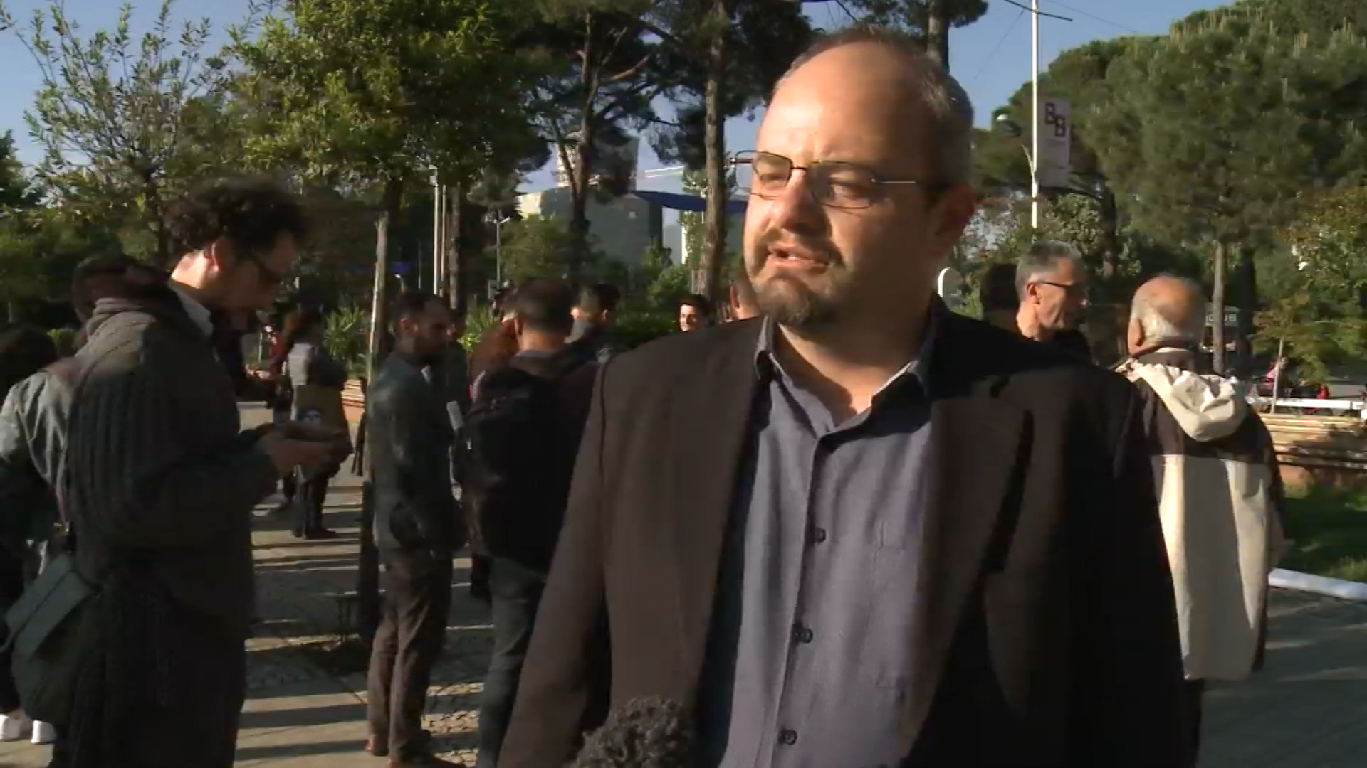 SA-PRESSING-080519-03(20190508-175025265).00_02_04_10.Still009