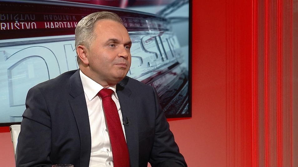 SA-PRESSING-201119-01.20_10_35_15.Still005