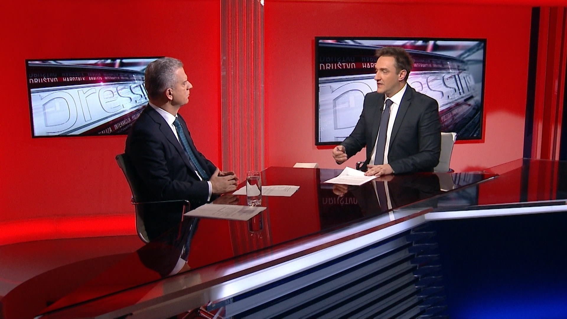 SA-PRESSING-220120-01.20_05_43_03.Still002