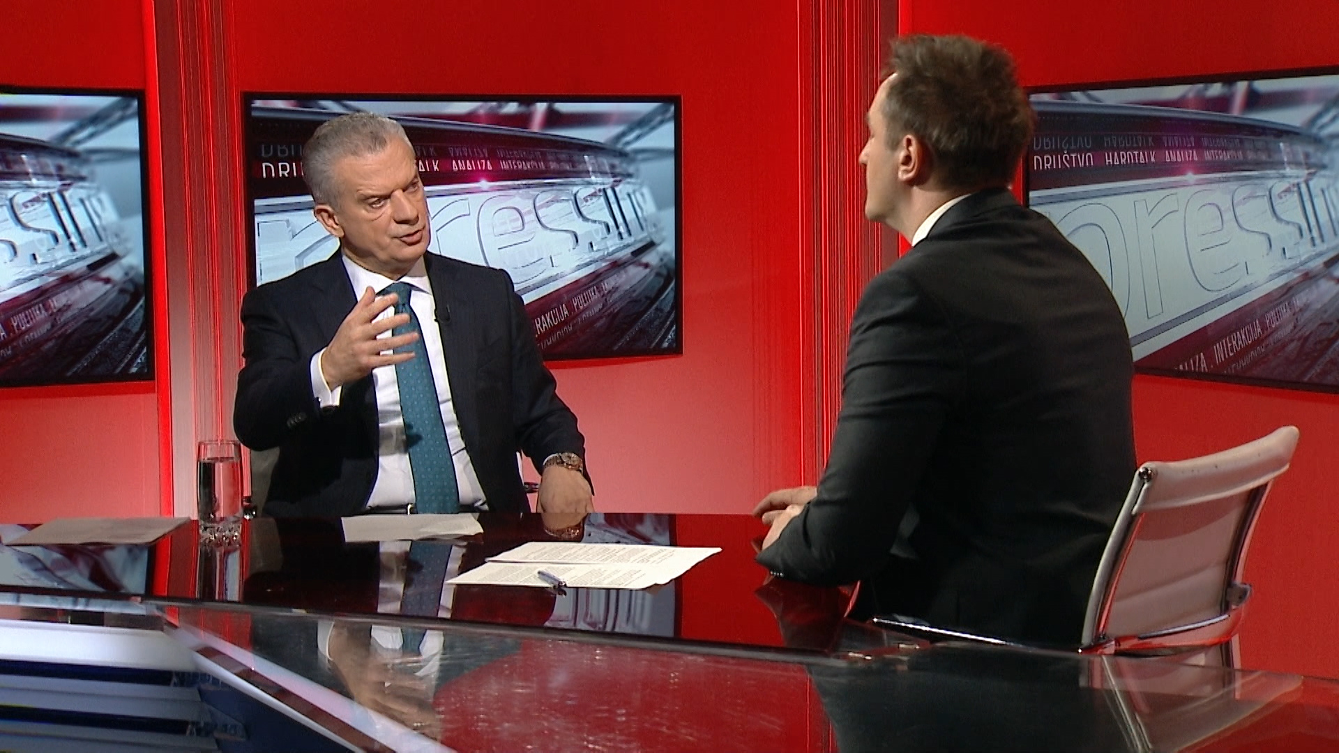 SA-PRESSING-220120-01.20_14_24_22.Still005