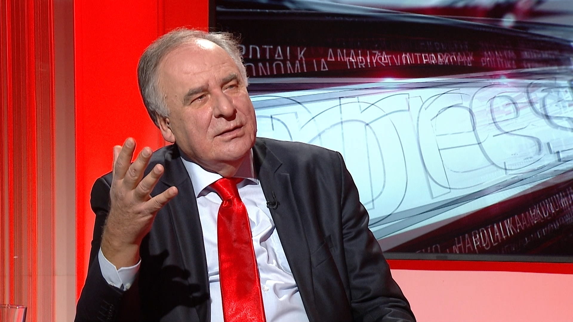 SA-PRESSING-251120-01.20_24_56_02.Still004