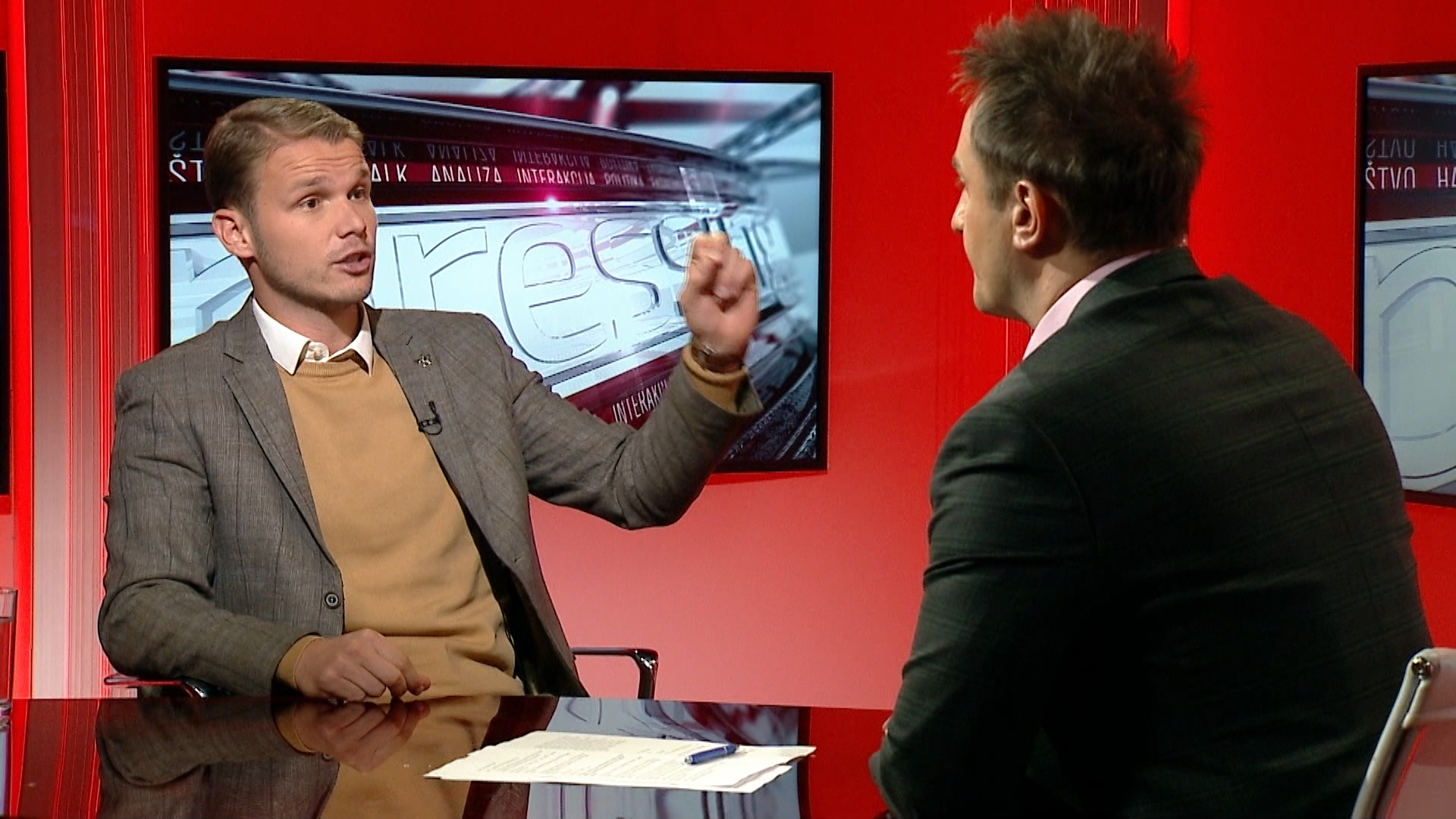 SA-PRESSING-251219-01.00_16_14_14.Still005