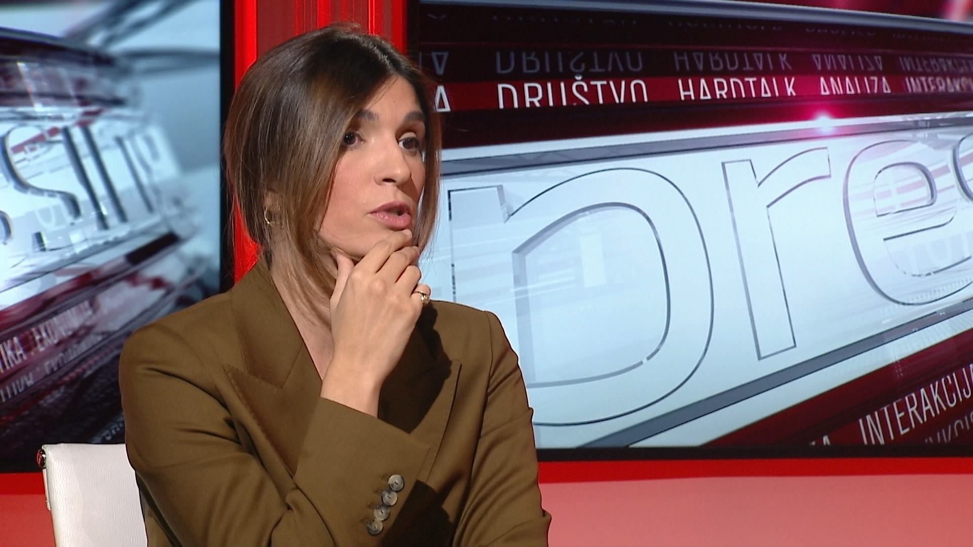 SA-PRESSING-271119-01.00_20_34_05.Still007